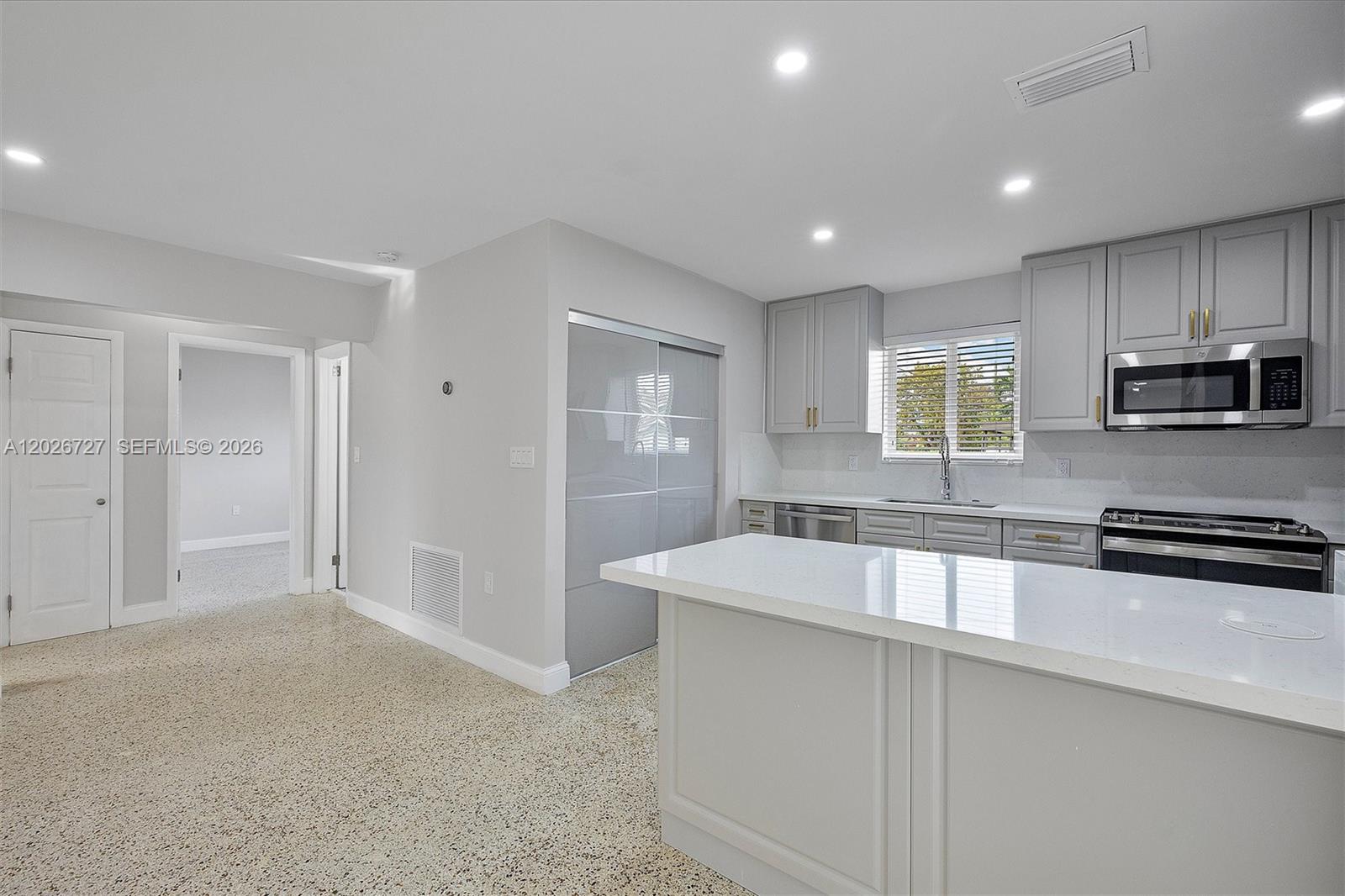 Property photo # 9