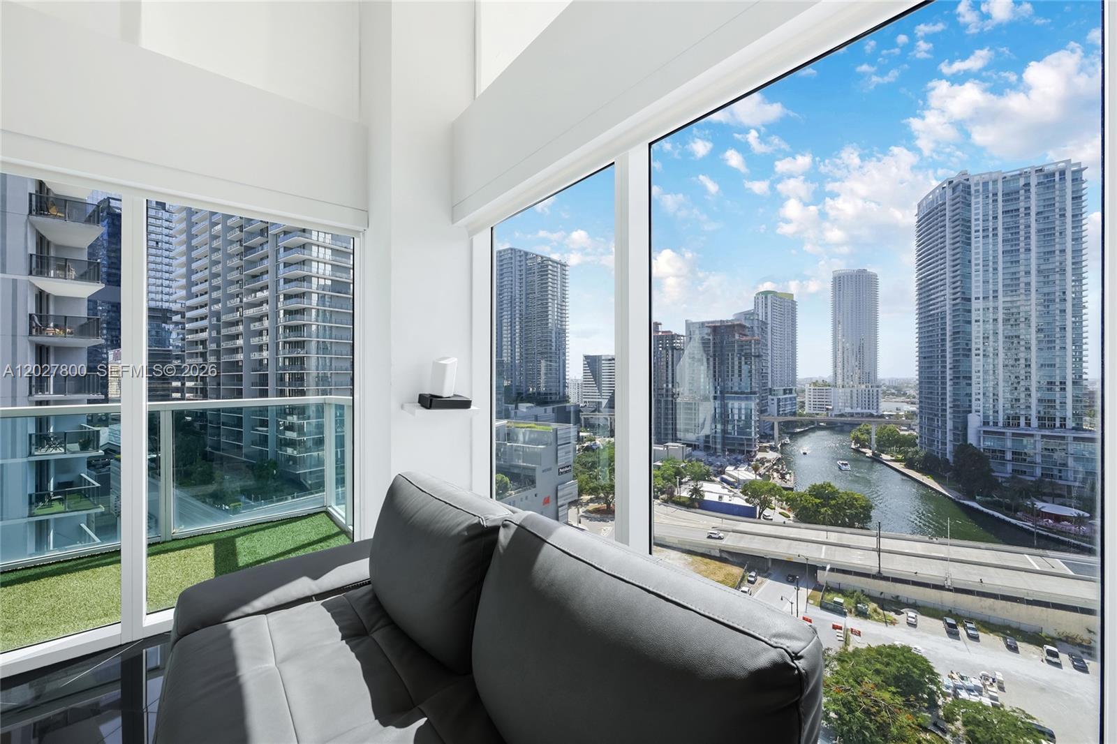 Brickell On The River S T