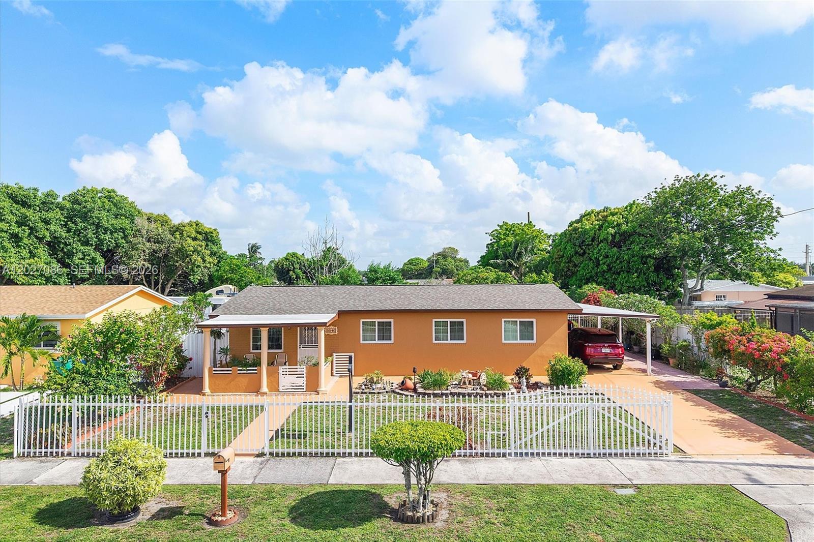 Carol City Lake Steven Es