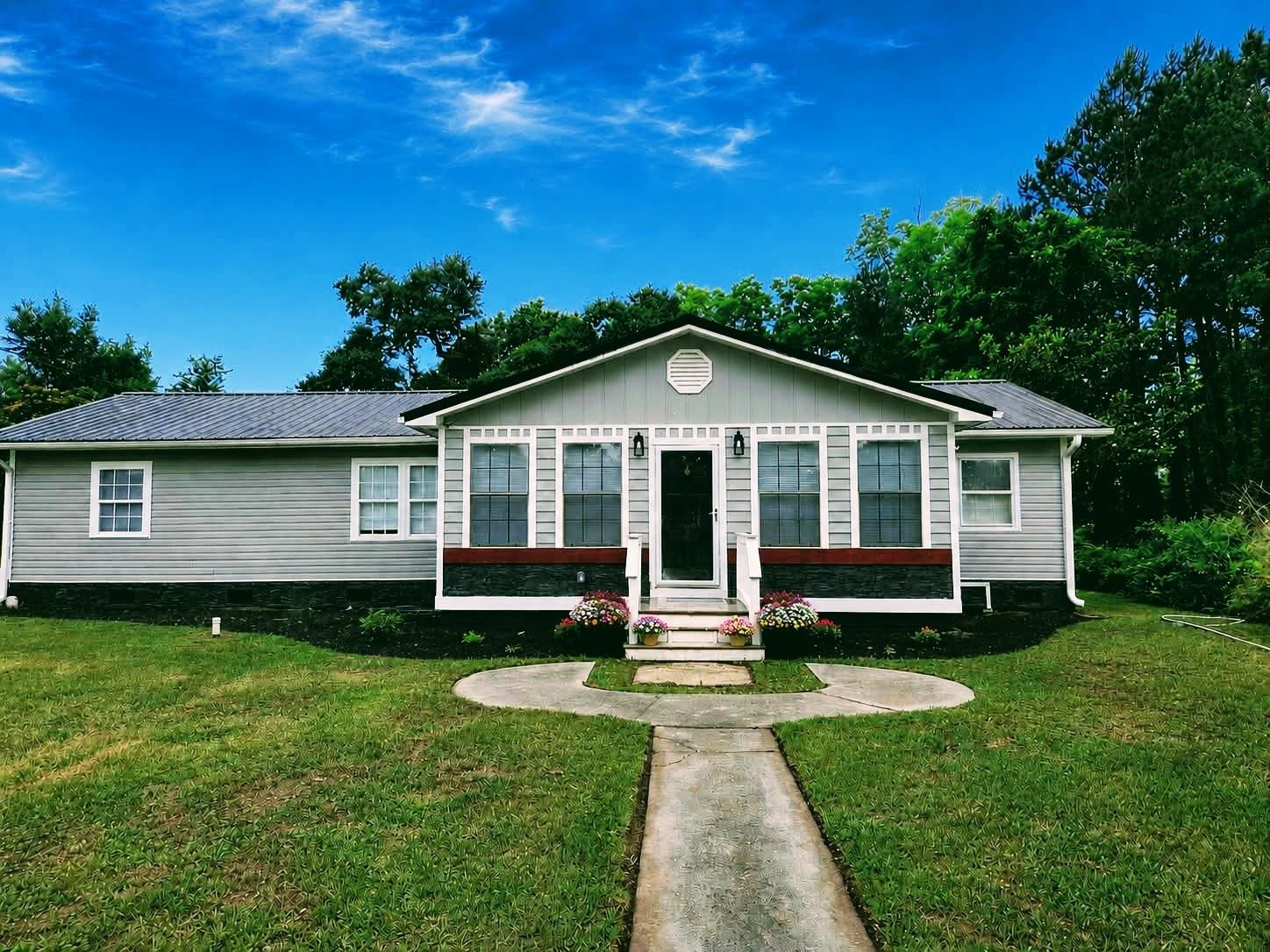 4320 Rose St. Loris, SC 29569