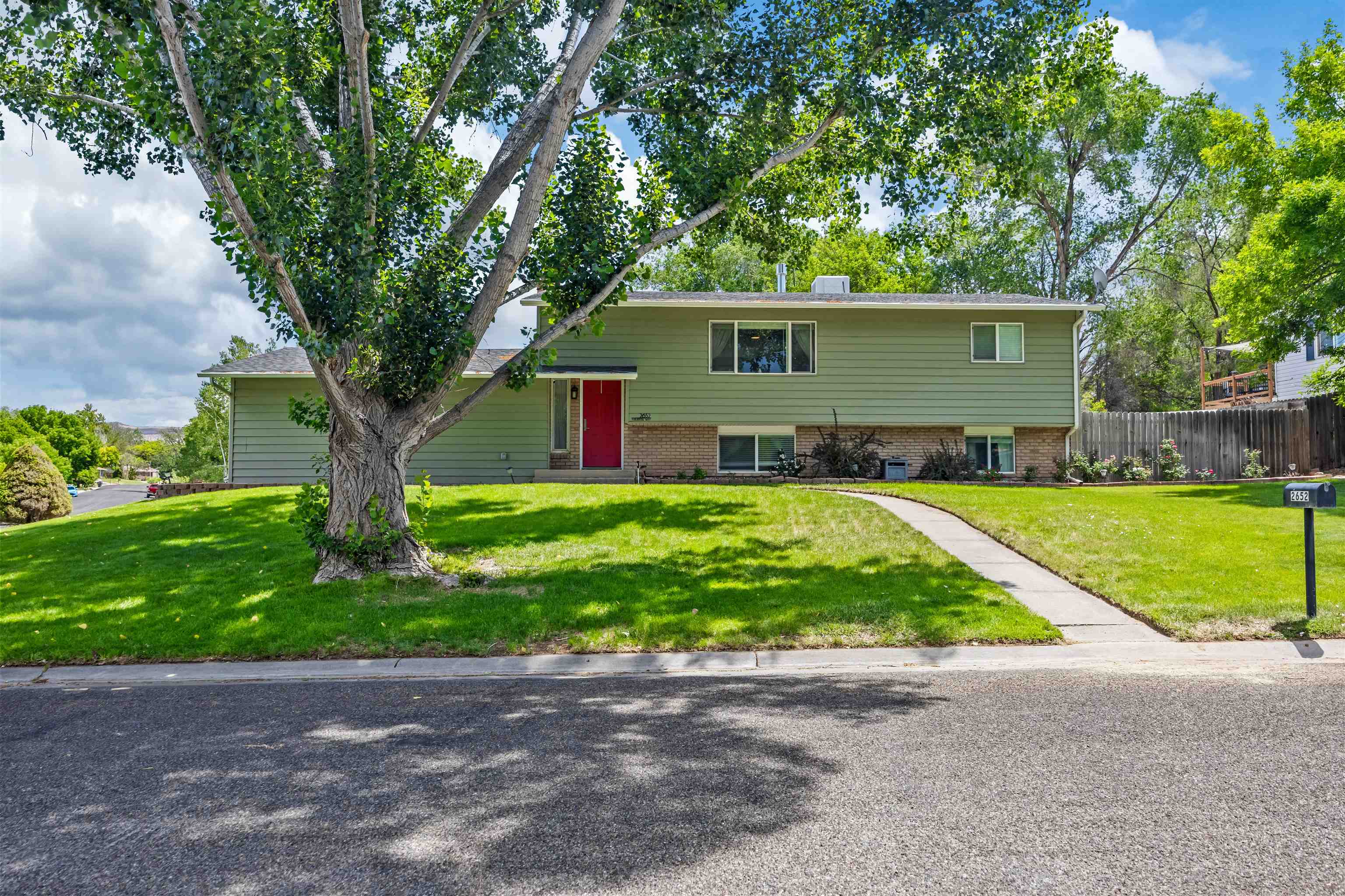 2652 Paradise Way