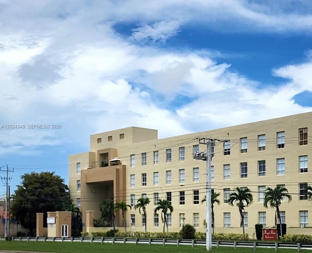 Royal Palms Condo