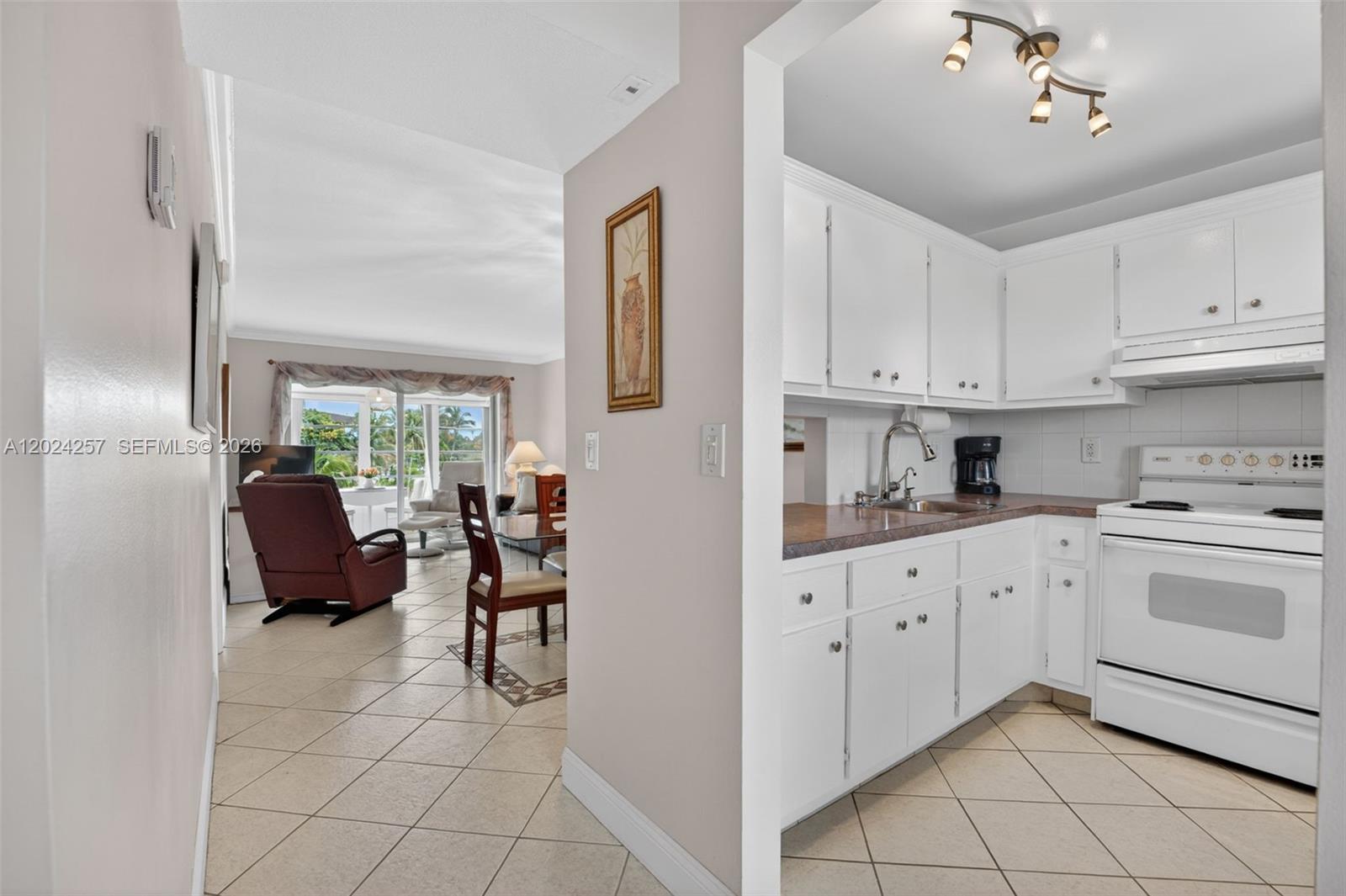 Homes for sale in Lauderdale Lakes, FL | 2800 Nw 47Th Ter #303B, Lauderdale Lakes, FL 33313 | MLS# A12024257