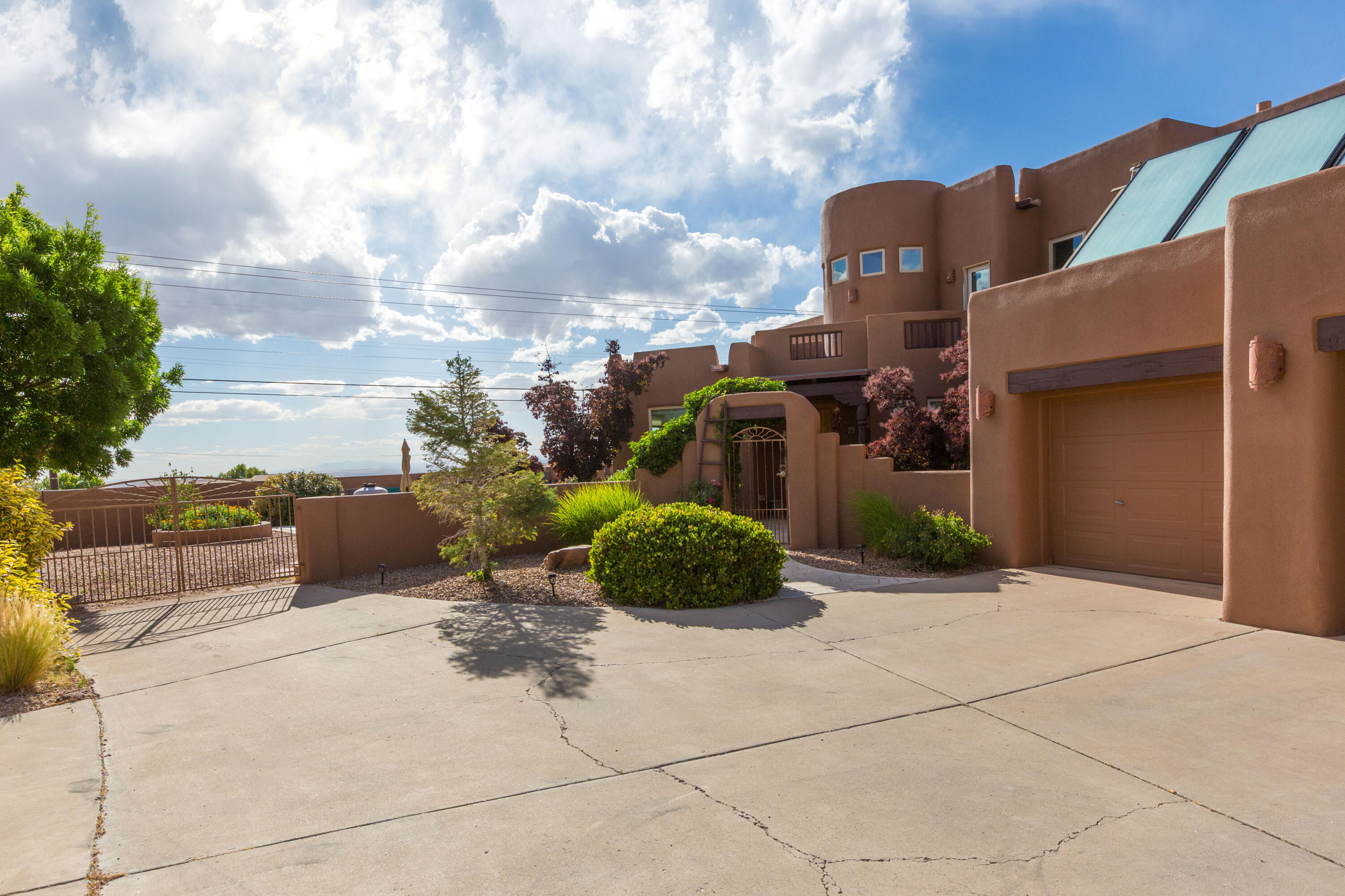 Photo 1 of Single family home for sale at 6628 High Ridge Pl Ne, Albuquerque, NM 87111 | MLS# 1104566 | Listing updated on 2026-09-15
