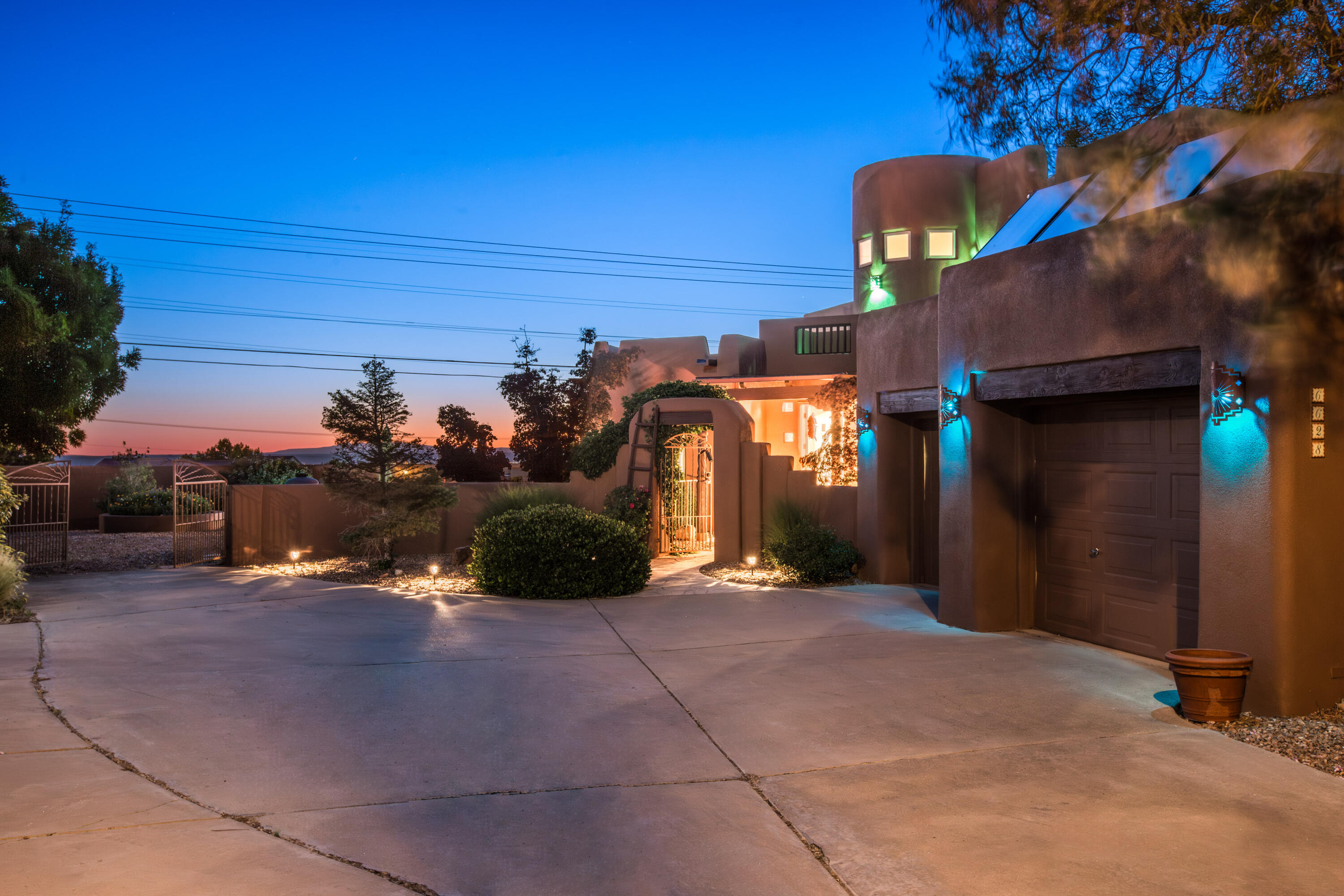Photo 2 of Single family home for sale at 6628 High Ridge Pl Ne, Albuquerque, NM 87111 | MLS# 1104566 | Listing updated on 2026-09-15