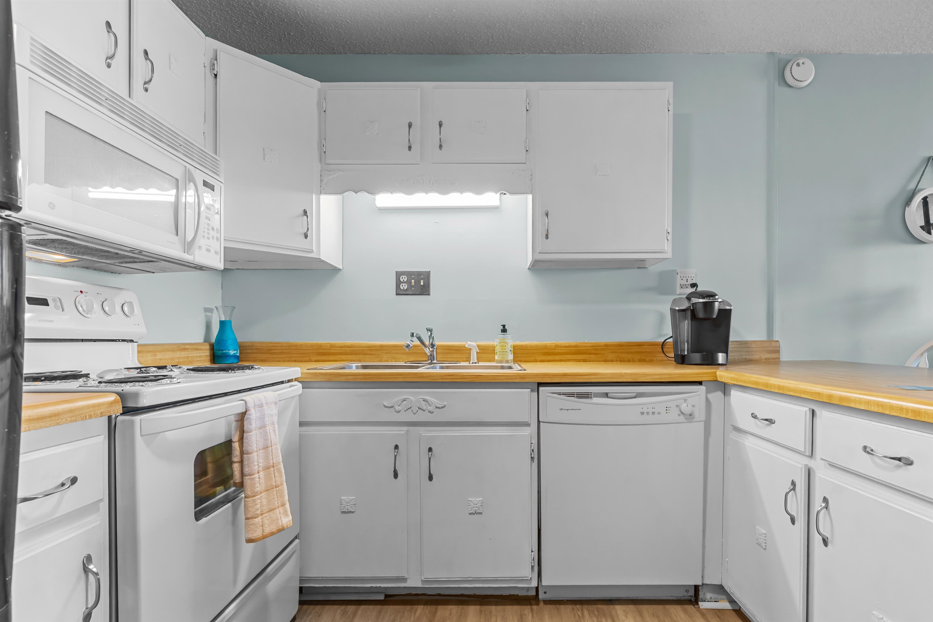 Listing Photo 5 - Condo for sale in building located at 4801 N Ocean Blvd, North Myrtle Beach, SC 29582 - Unit #3M