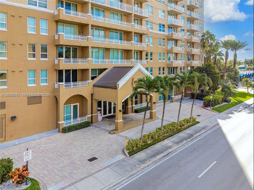 Da Vinci On Douglas Condo