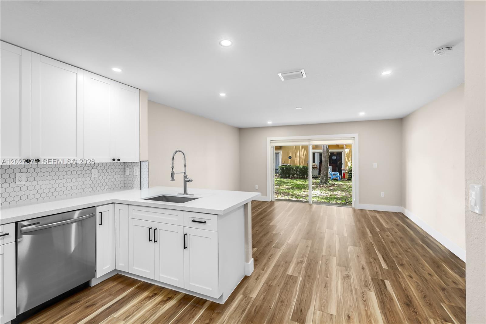 Property photo # 4