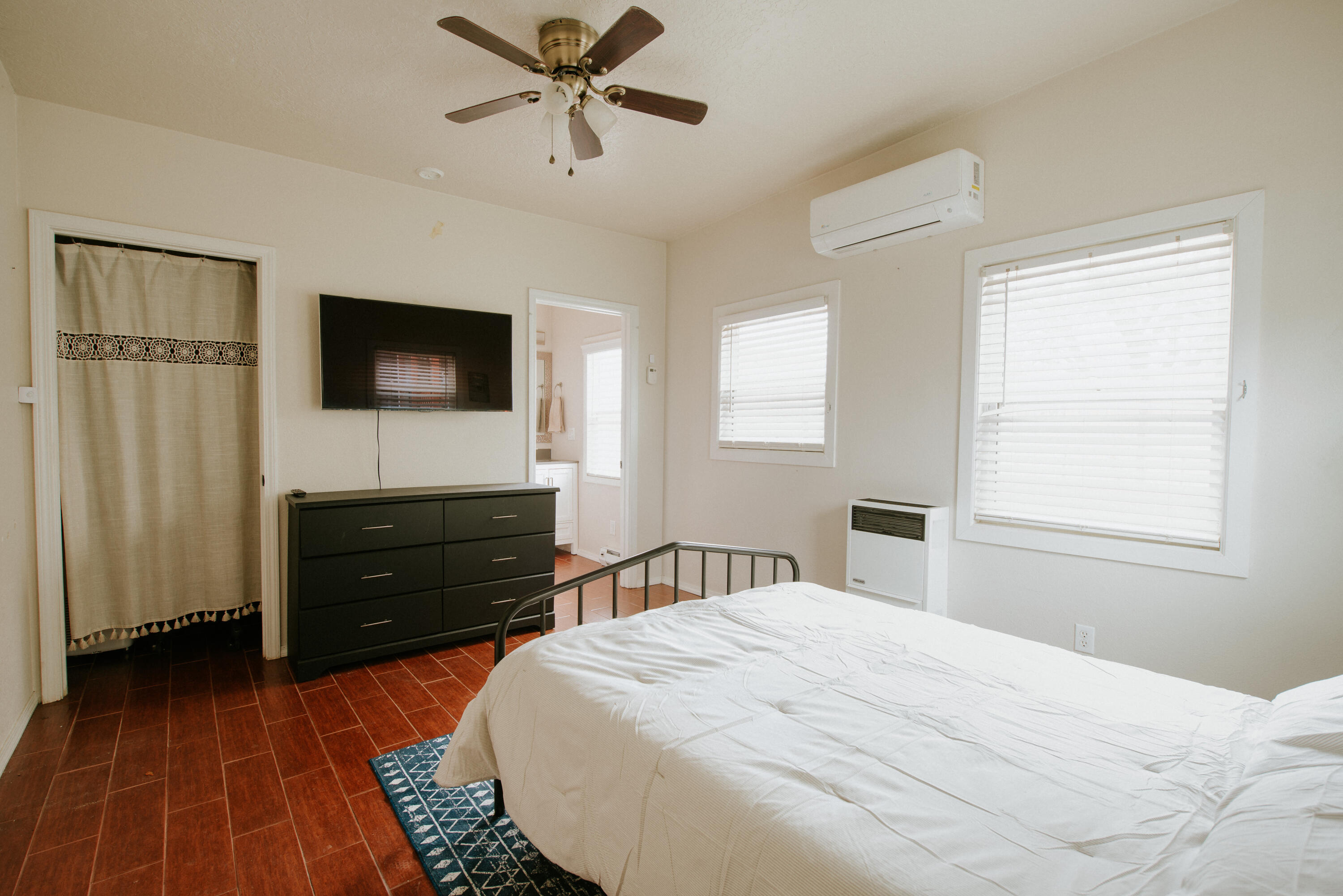 Homes for sale in Albuquerque, NM | 1015 Gold Ave Sw, Albuquerque, NM 87102 | MLS# 1104595