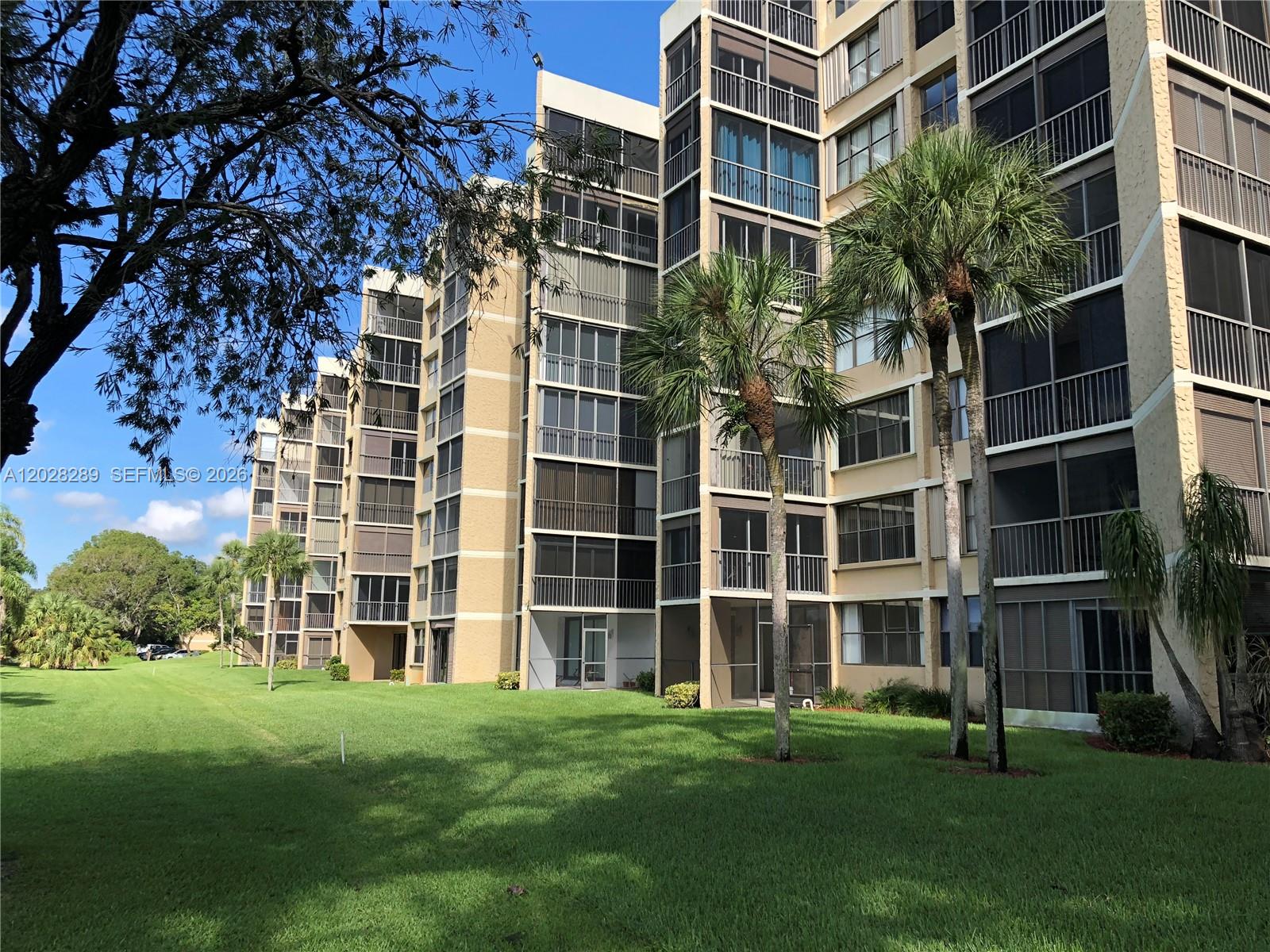 Country Club Apts At