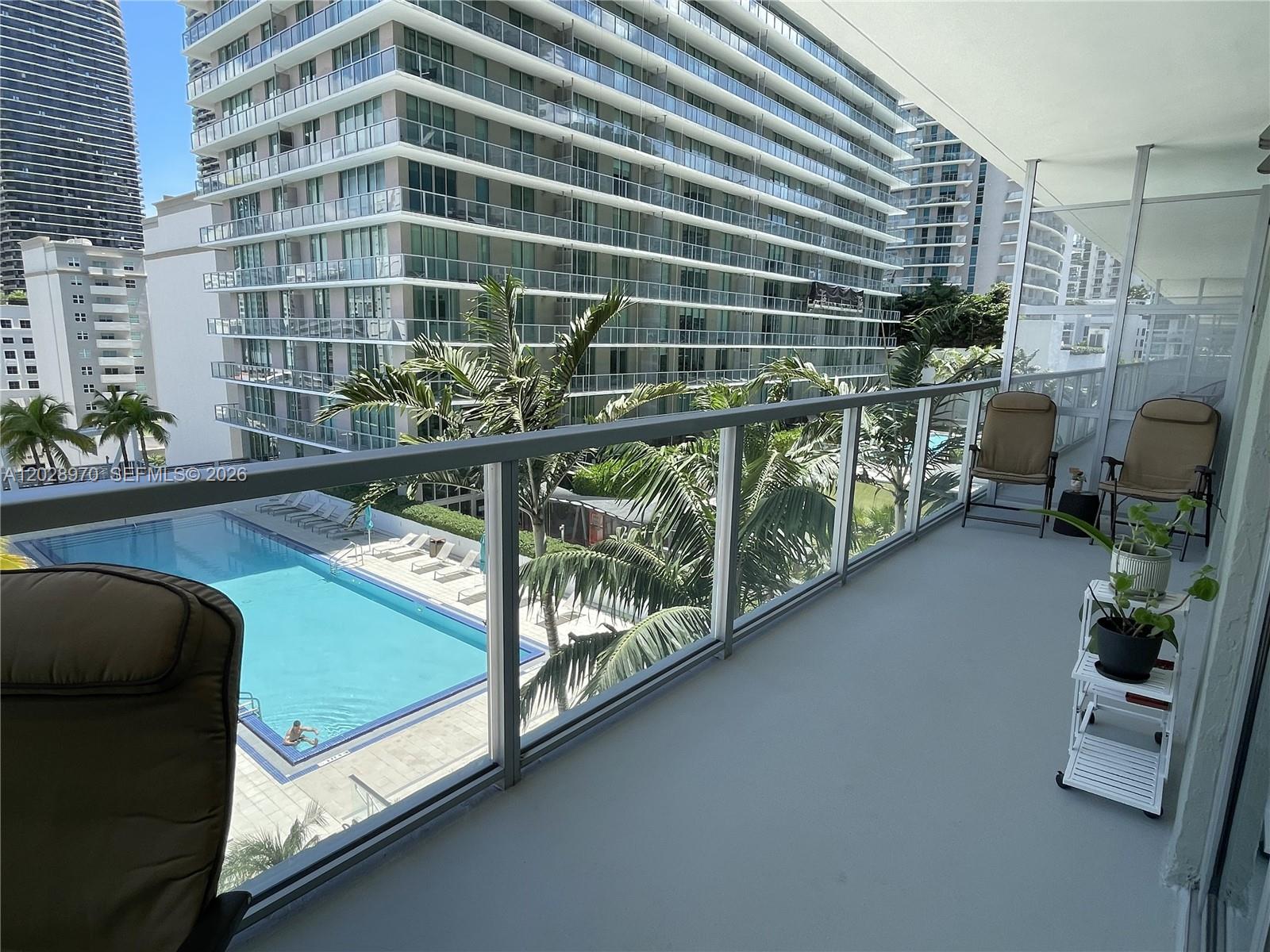 The Axis On Brickell Cond