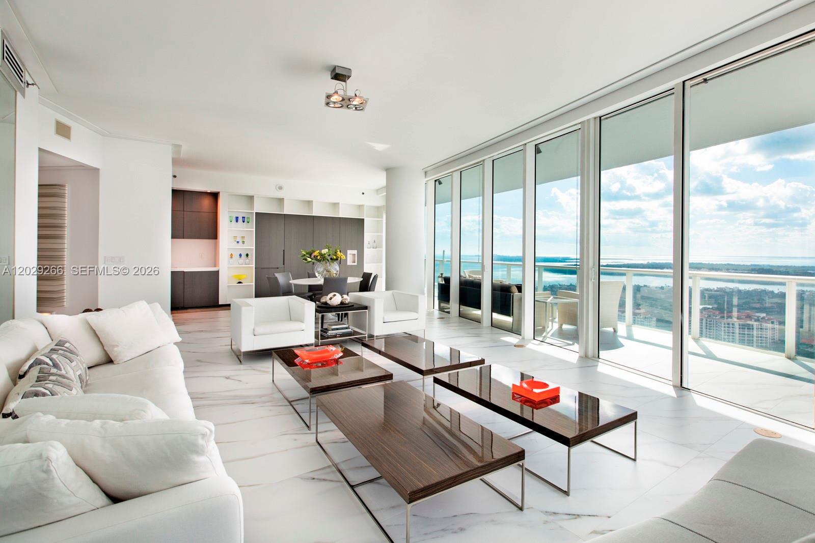 Continuum On South Beach
