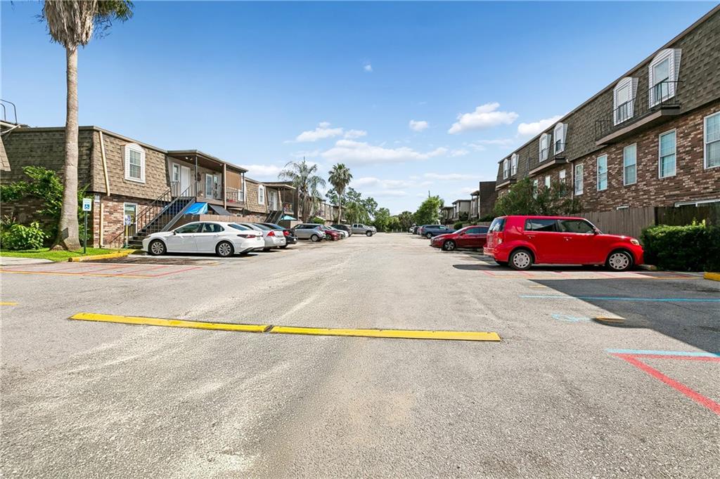 Homes for sale in Metairie, LA | 6320 Riverside Dr #221, Metairie, LA 70003 | MLS# 2560821