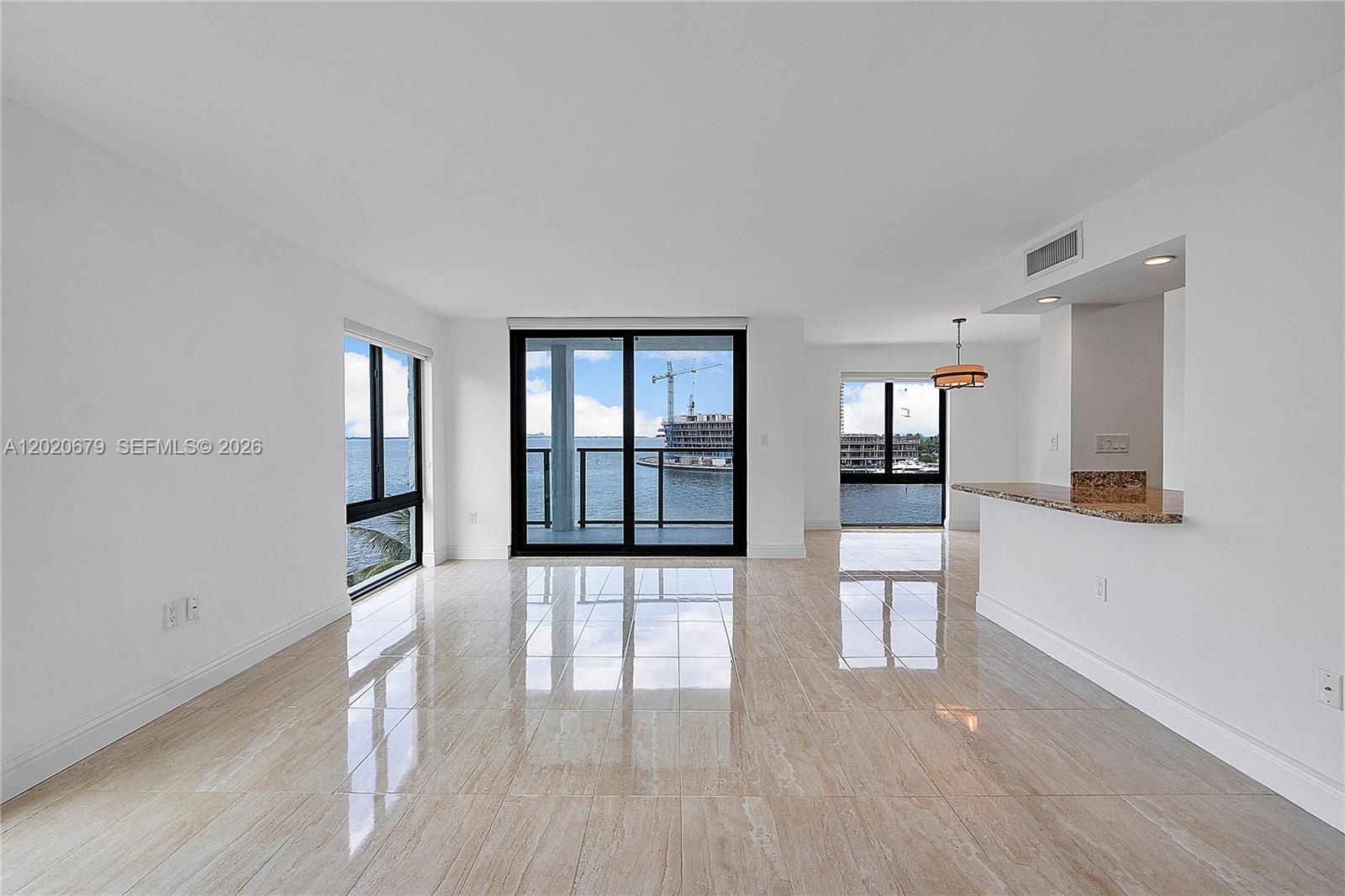 1600 South Bayshore Lane