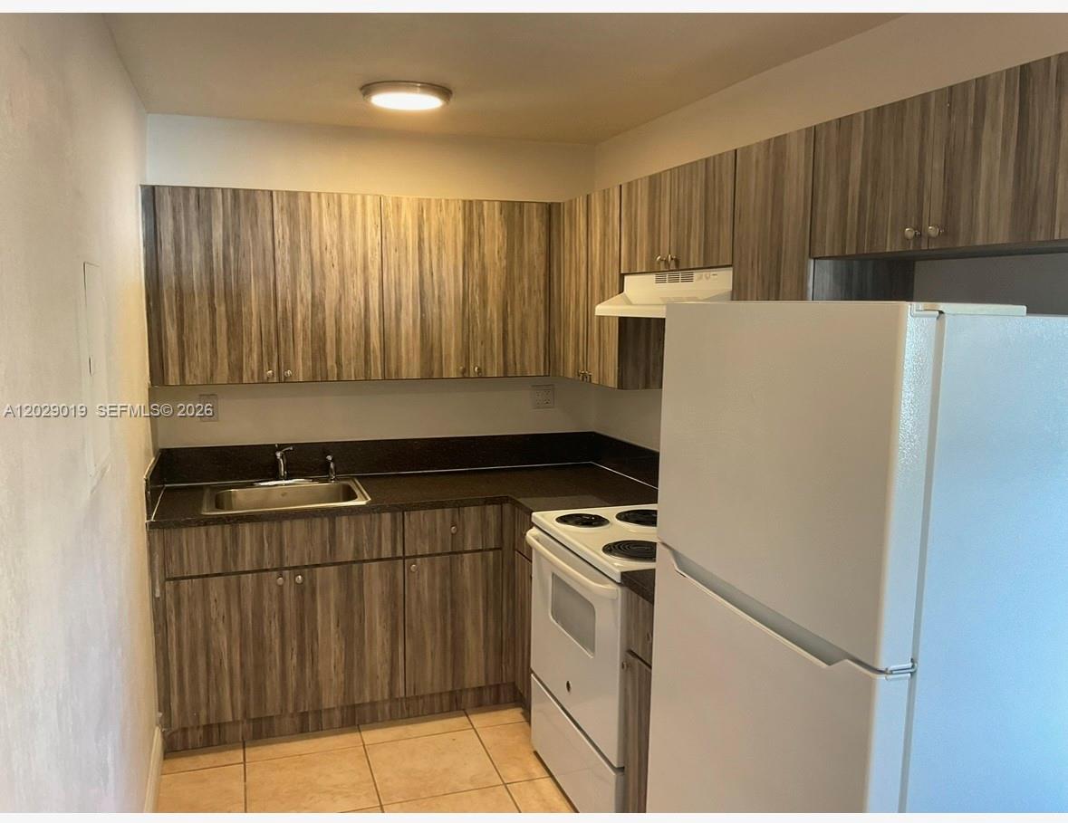 Ludlam Gardens Condo