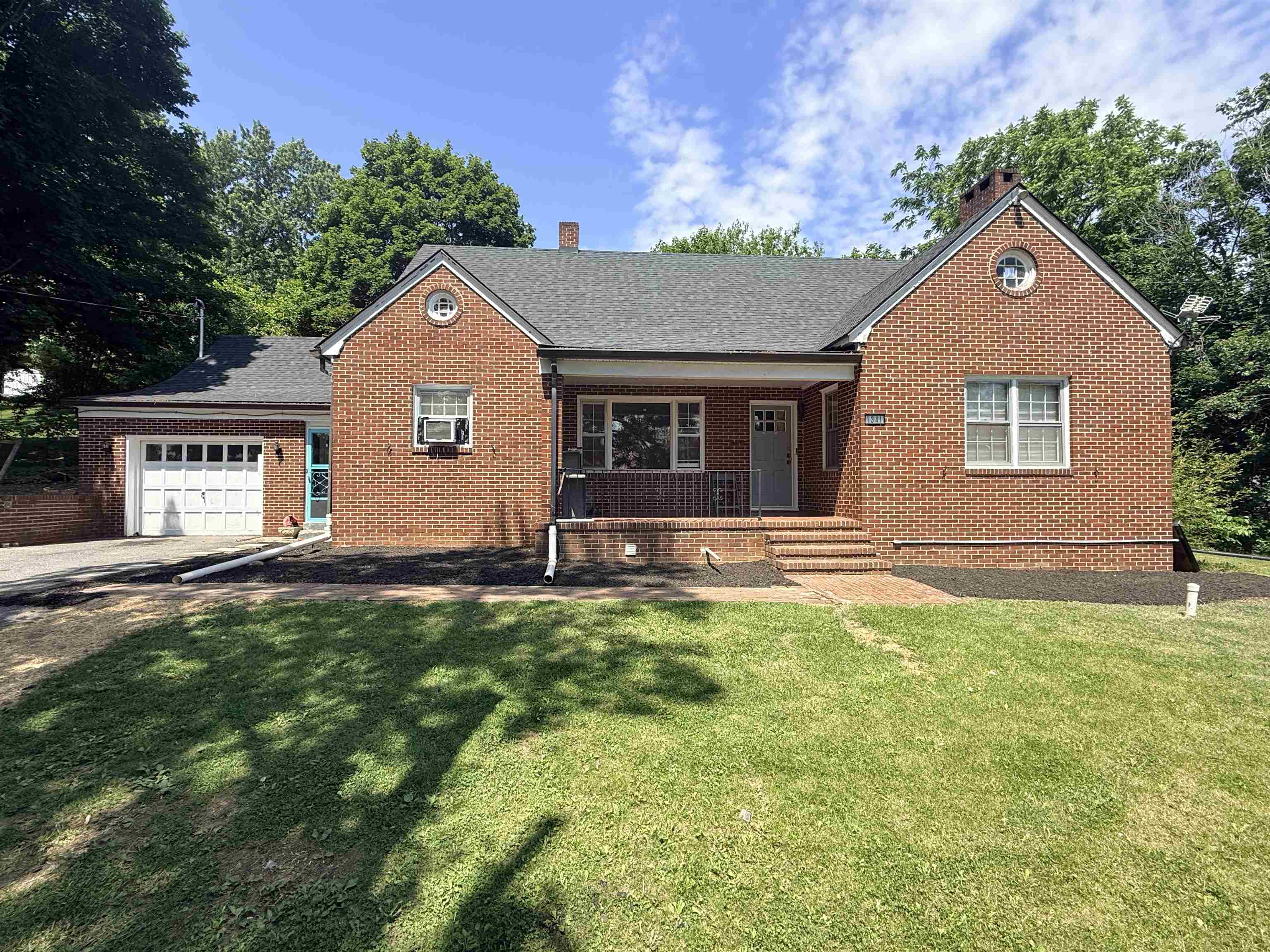 1341 MT CLINTON PIKE exterior