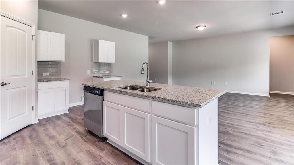 8140 Caden Lane — photo 3