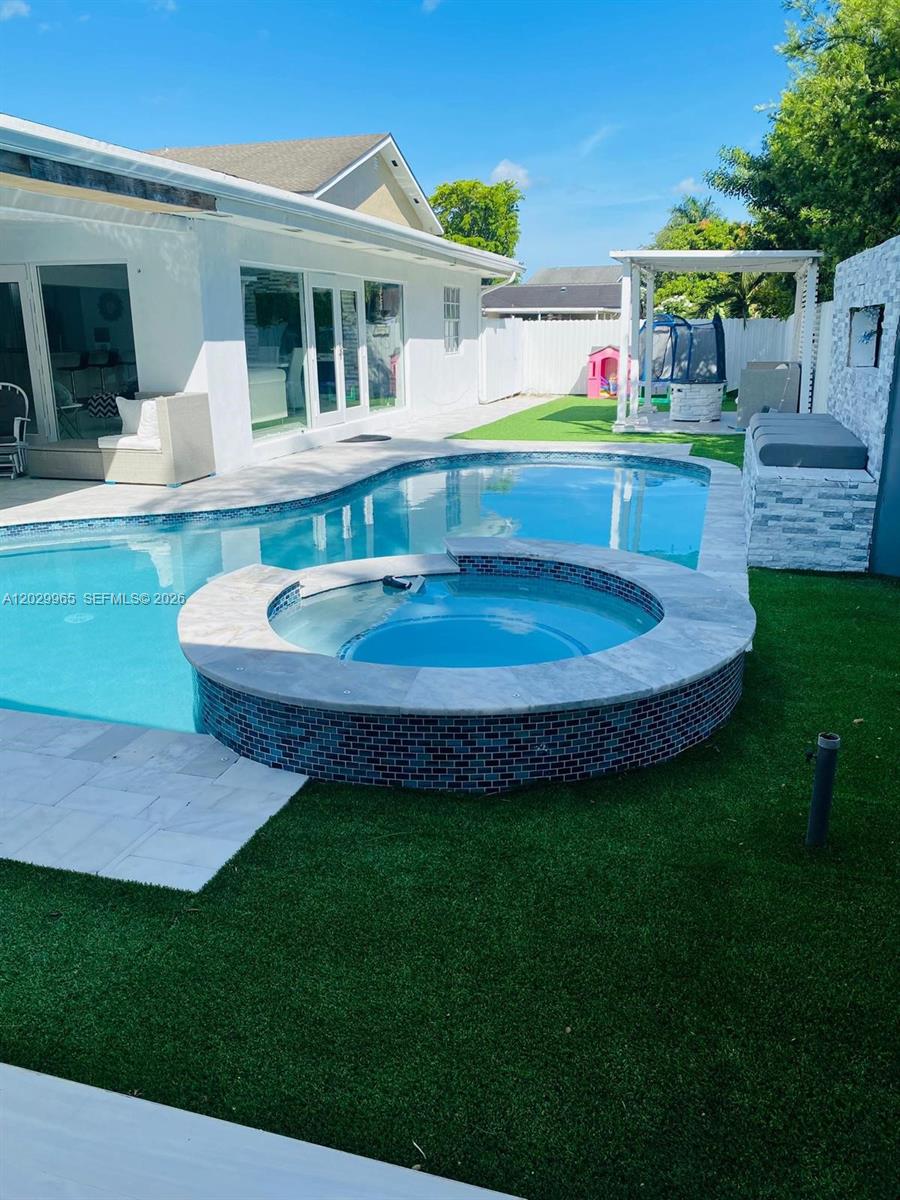 Property photo # 8