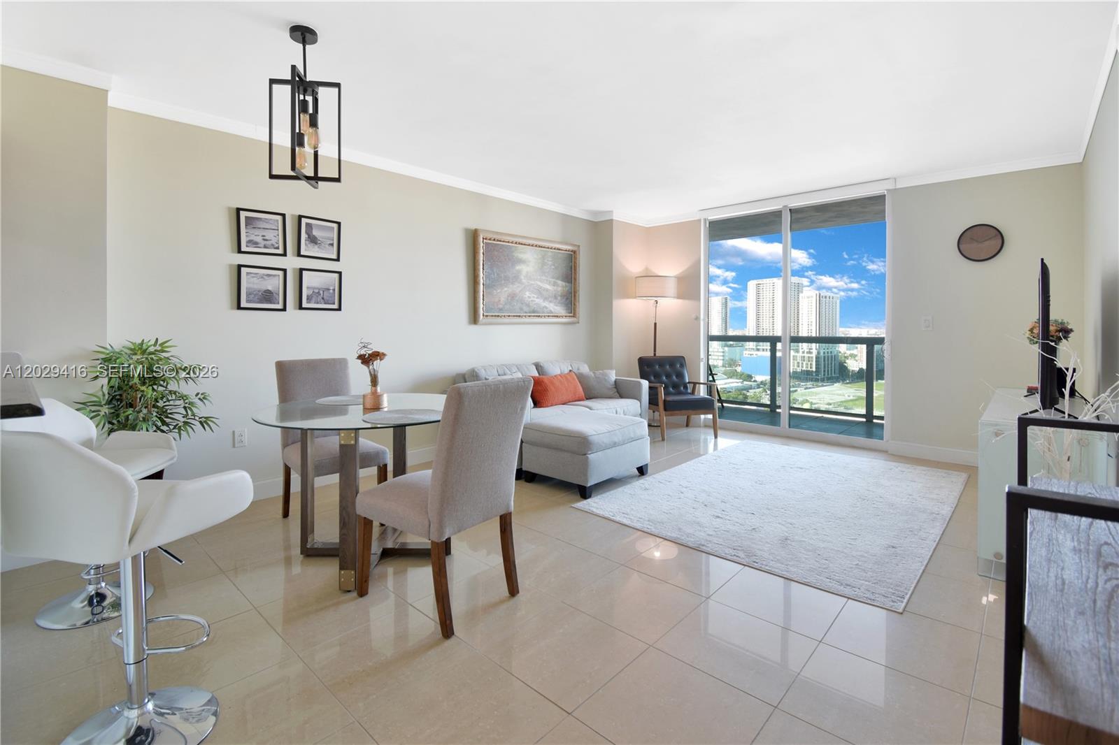 1800 Club Condo