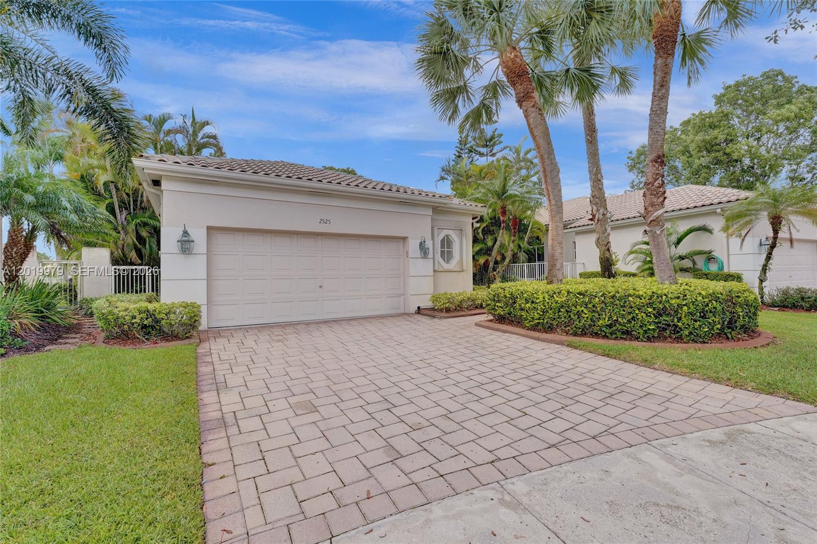 Bay Pointe Weston Hills