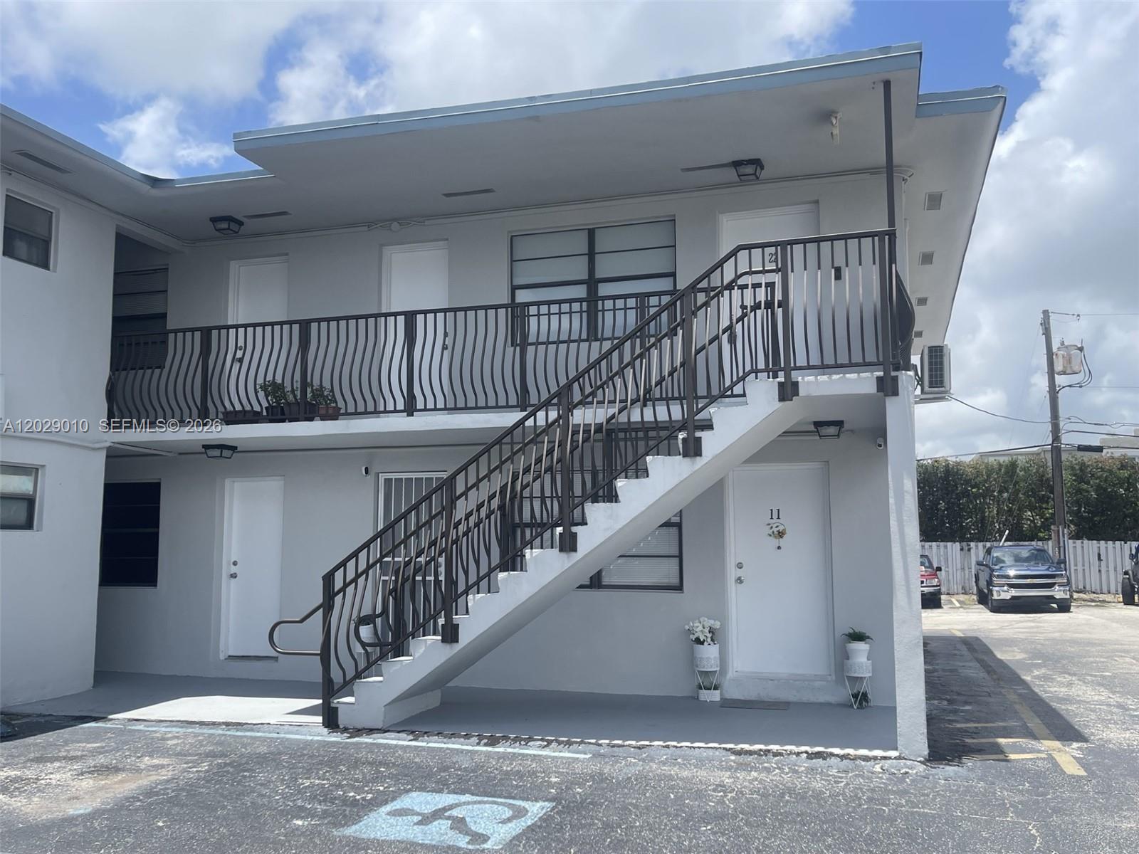 Ludlam Gardens Condo