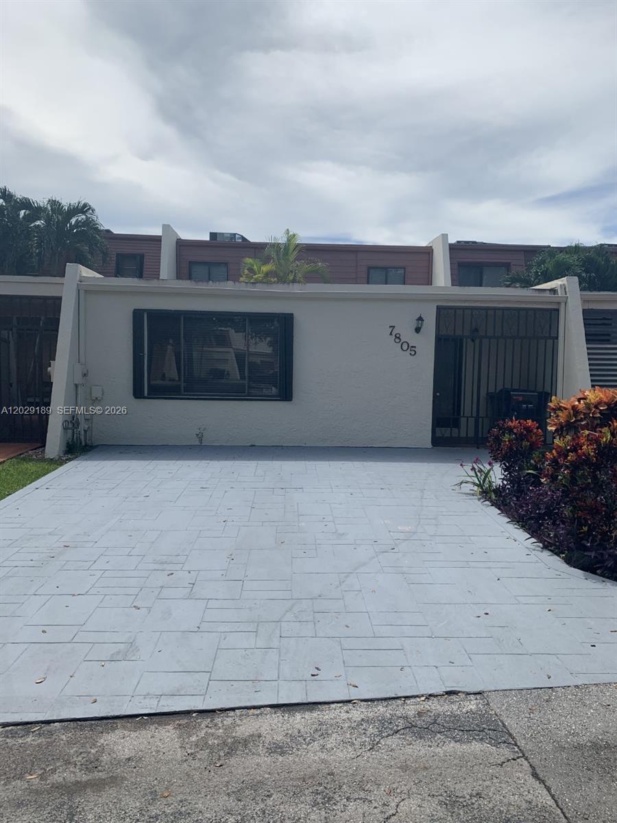 Sunset Park Lake Villas S