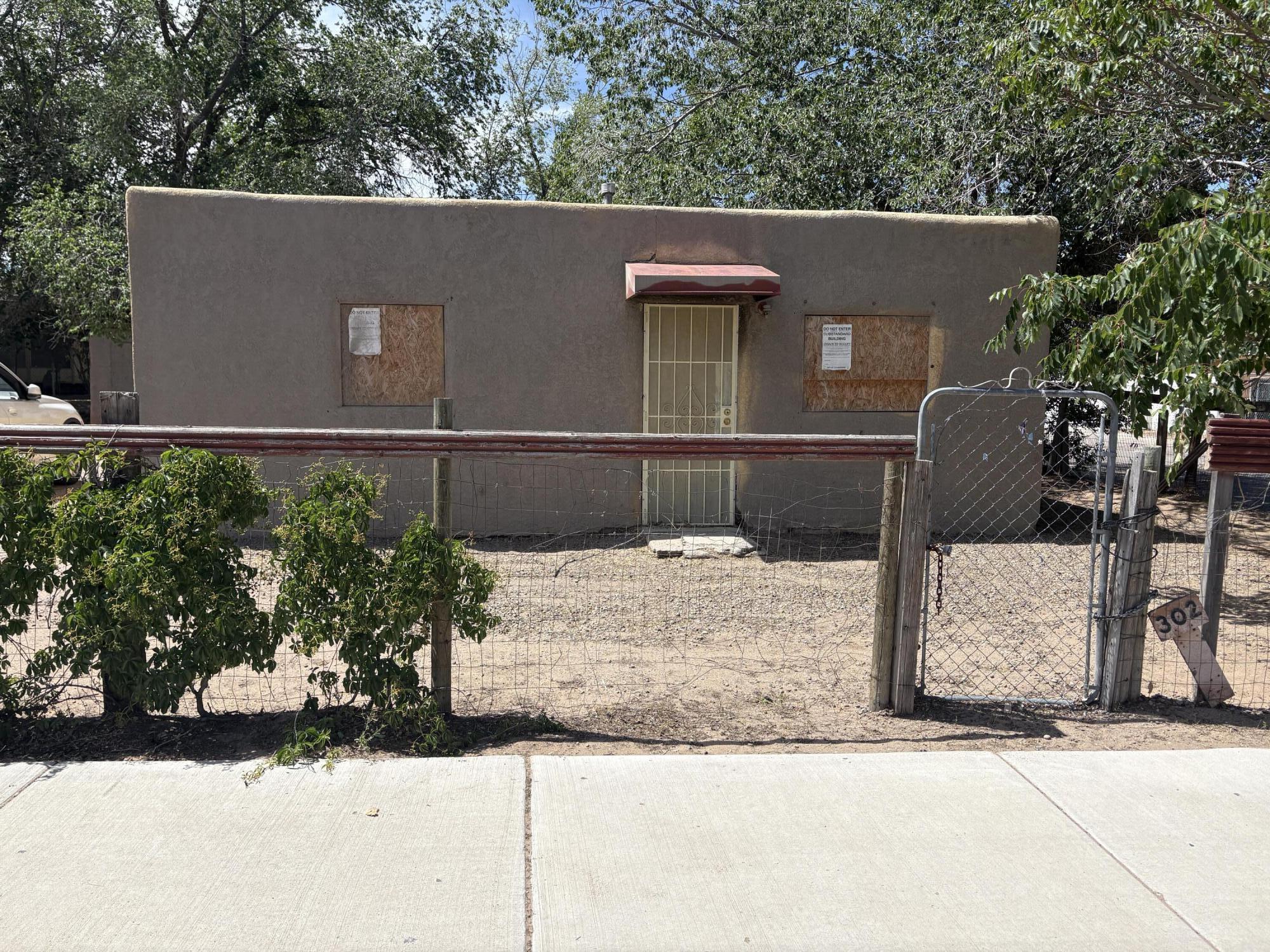 Homes for sale in Albuquerque, NM | 302 Thaxton Ave Se, Albuquerque, NM 87102 | MLS# 1104725
