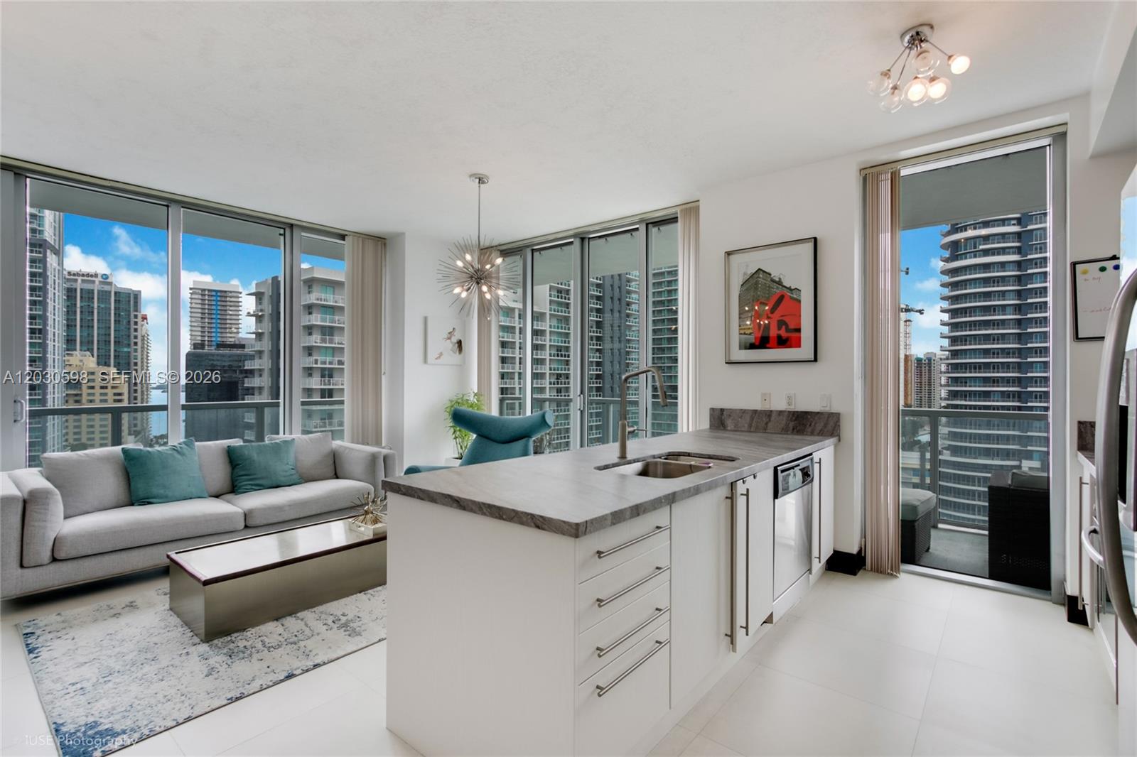 79 SW 12th St #2306-S, Miami FL 33130