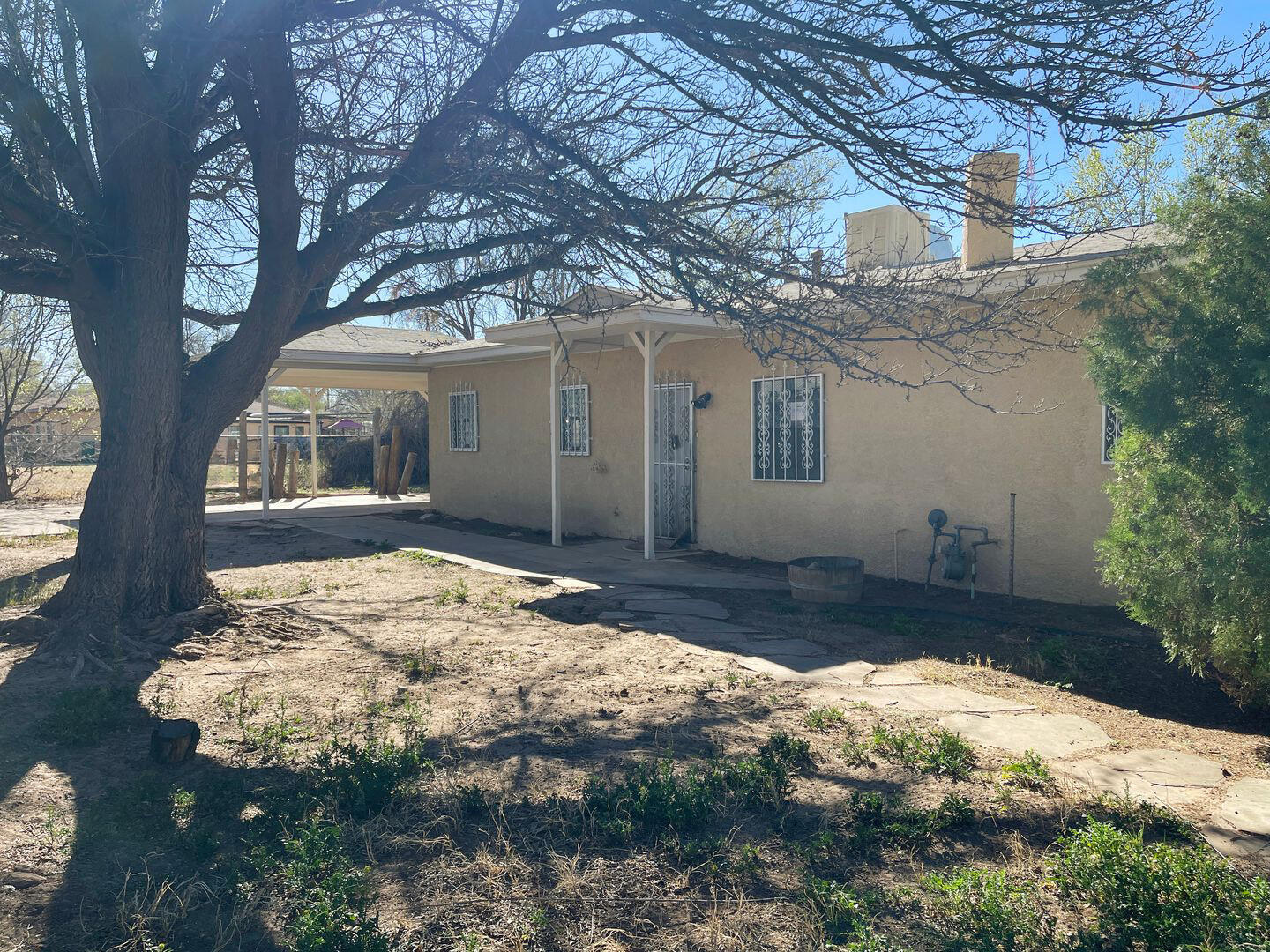 Photo 2 of Single family home for sale at 1724 Coe Rd Sw, Albuquerque, NM 87105 | MLS# 1104738 | Listing updated on 2026-09-15