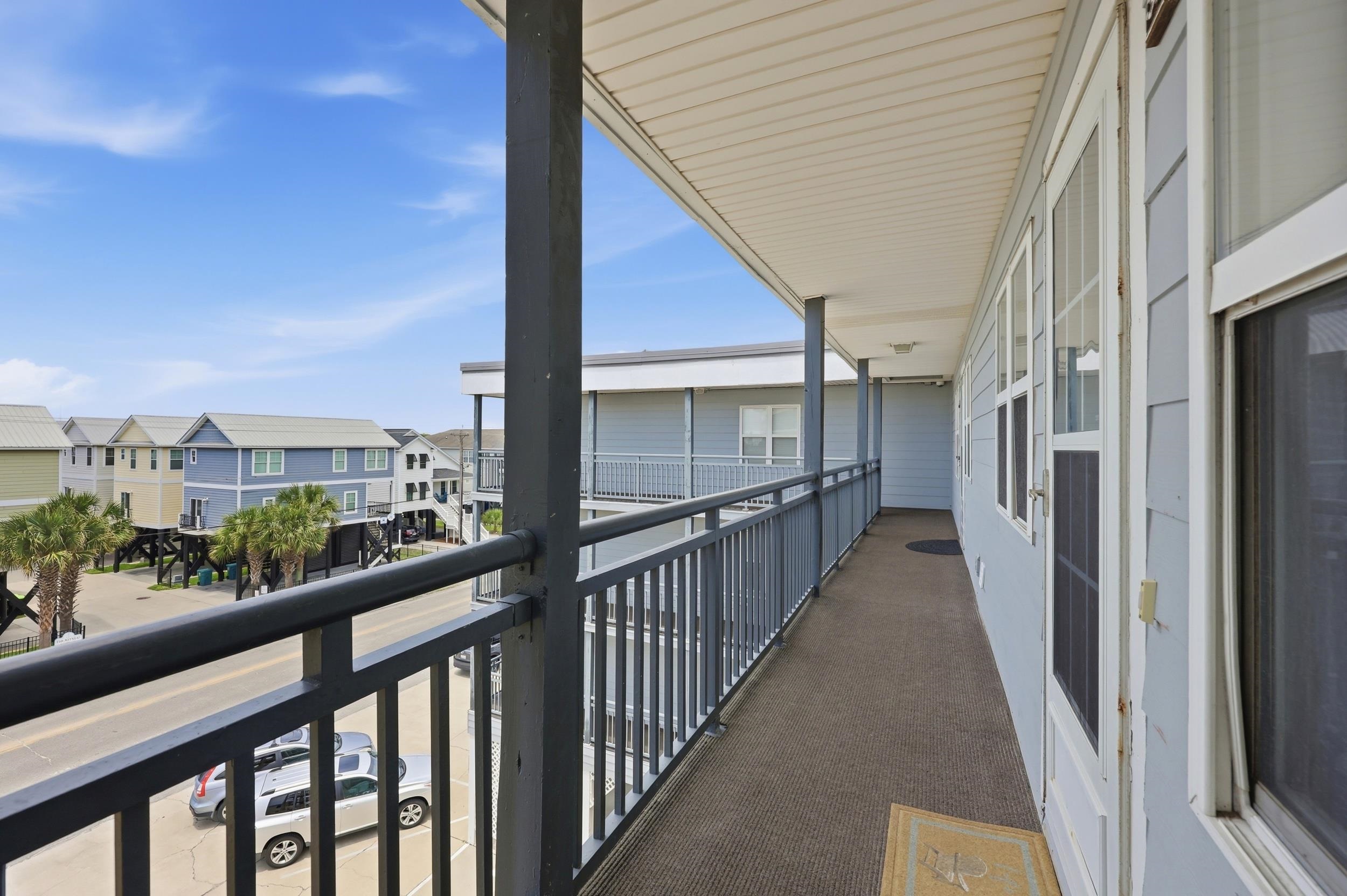 200 Waccamaw Dr. 