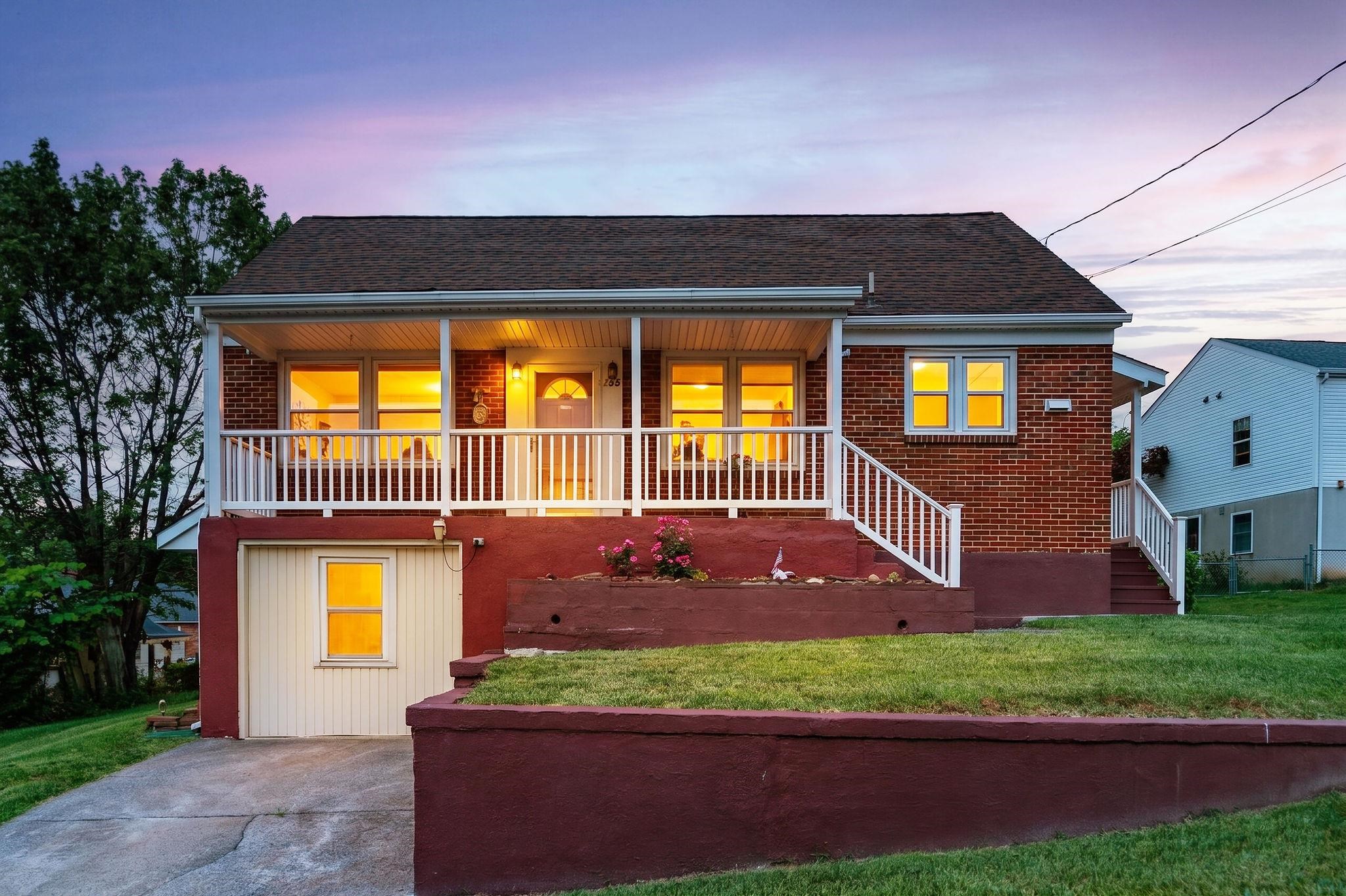 708 MASON ST, Staunton, VA 24401