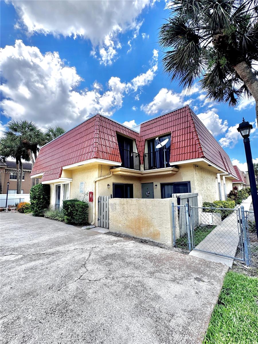 Woodlake Village Townhome
