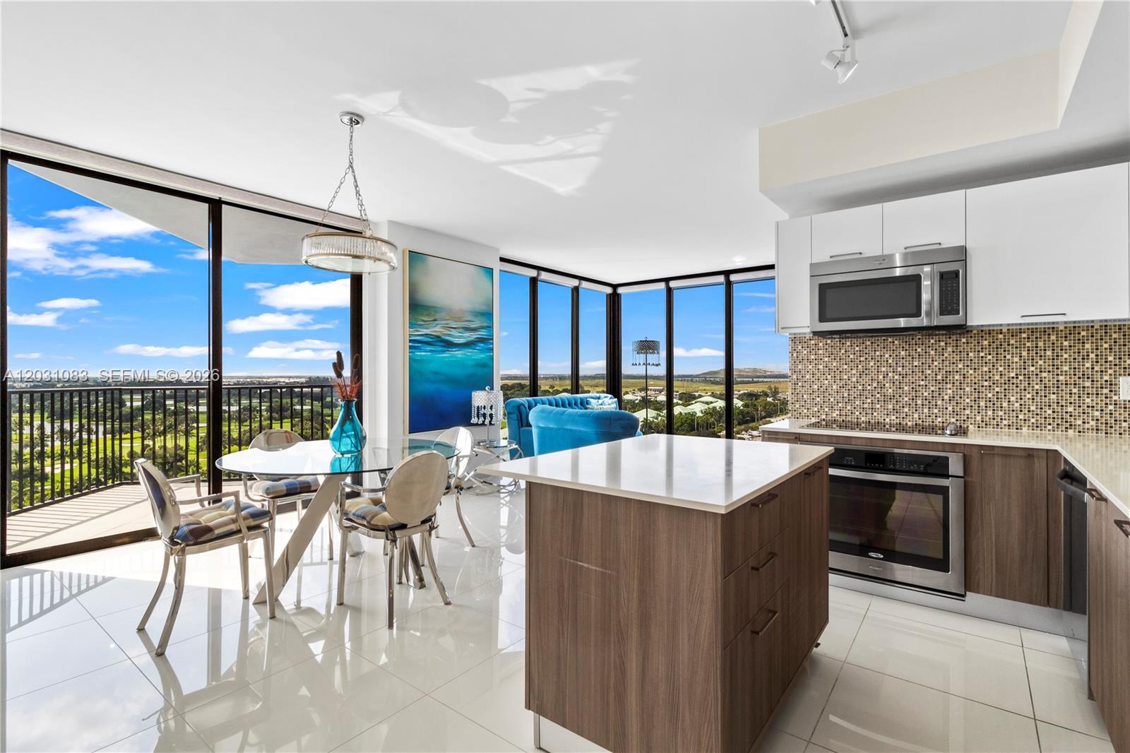 5252 Paseo Condo