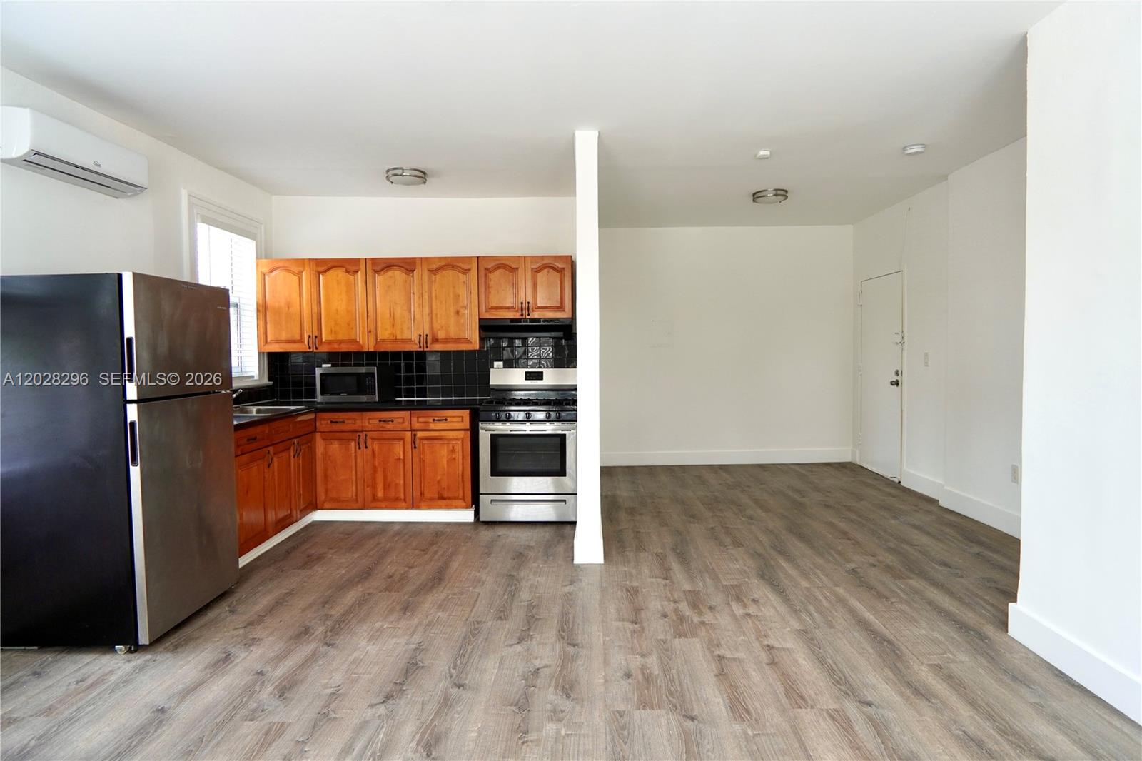 Property photo # 6