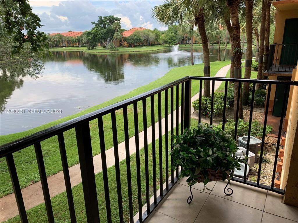 Lakes Of Jacaranda Condo