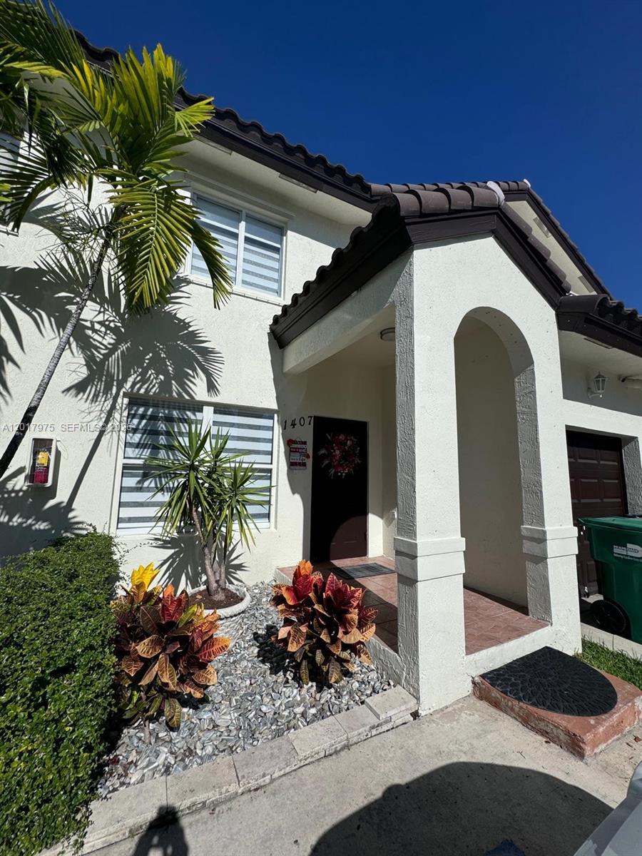 Ibis Villas At Doral Cond