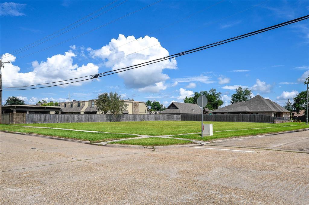 706 W School Street — photo 4