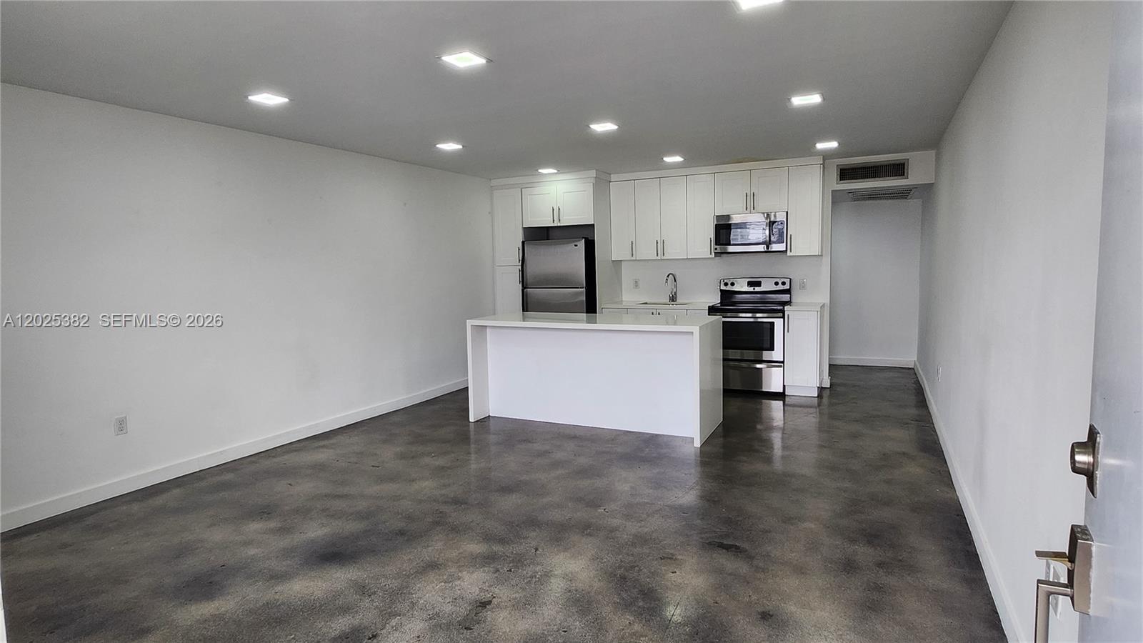 No Bay White House No 4 C