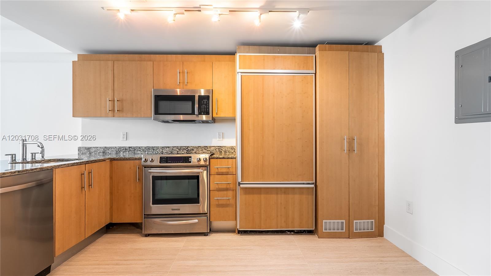 Property photo # 9
