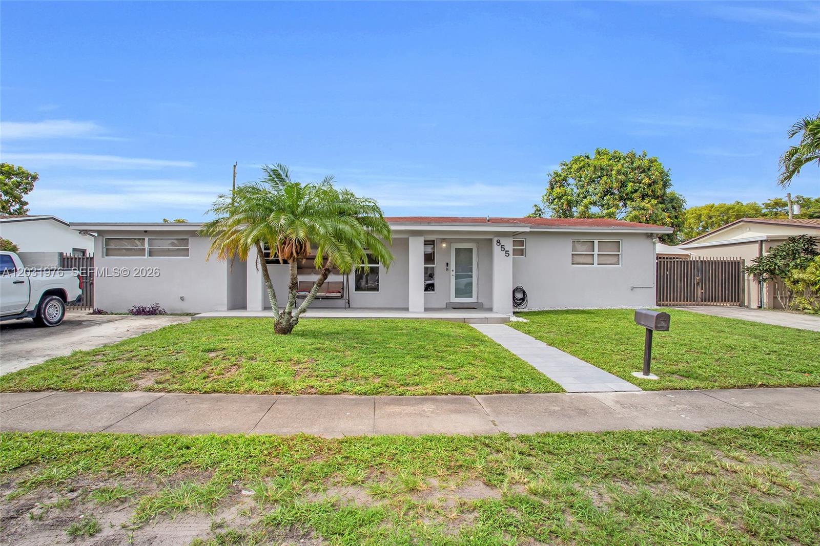 855 W 70th Pl, Hialeah, FL 33014