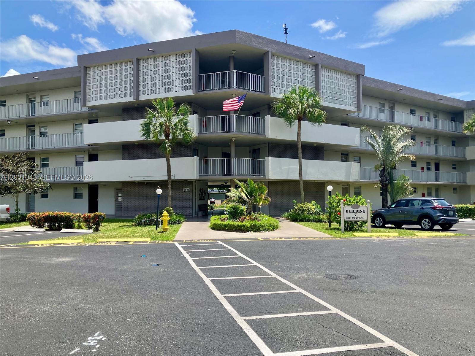 Lauderdale Oaks Condo 5