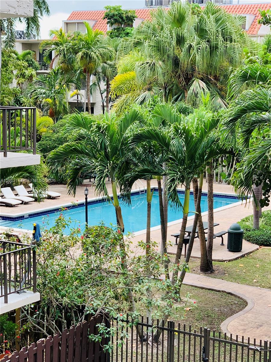 Dadeland Grove Condo