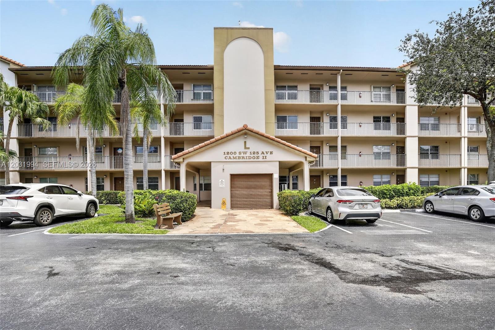 Cambridge At Century Vill