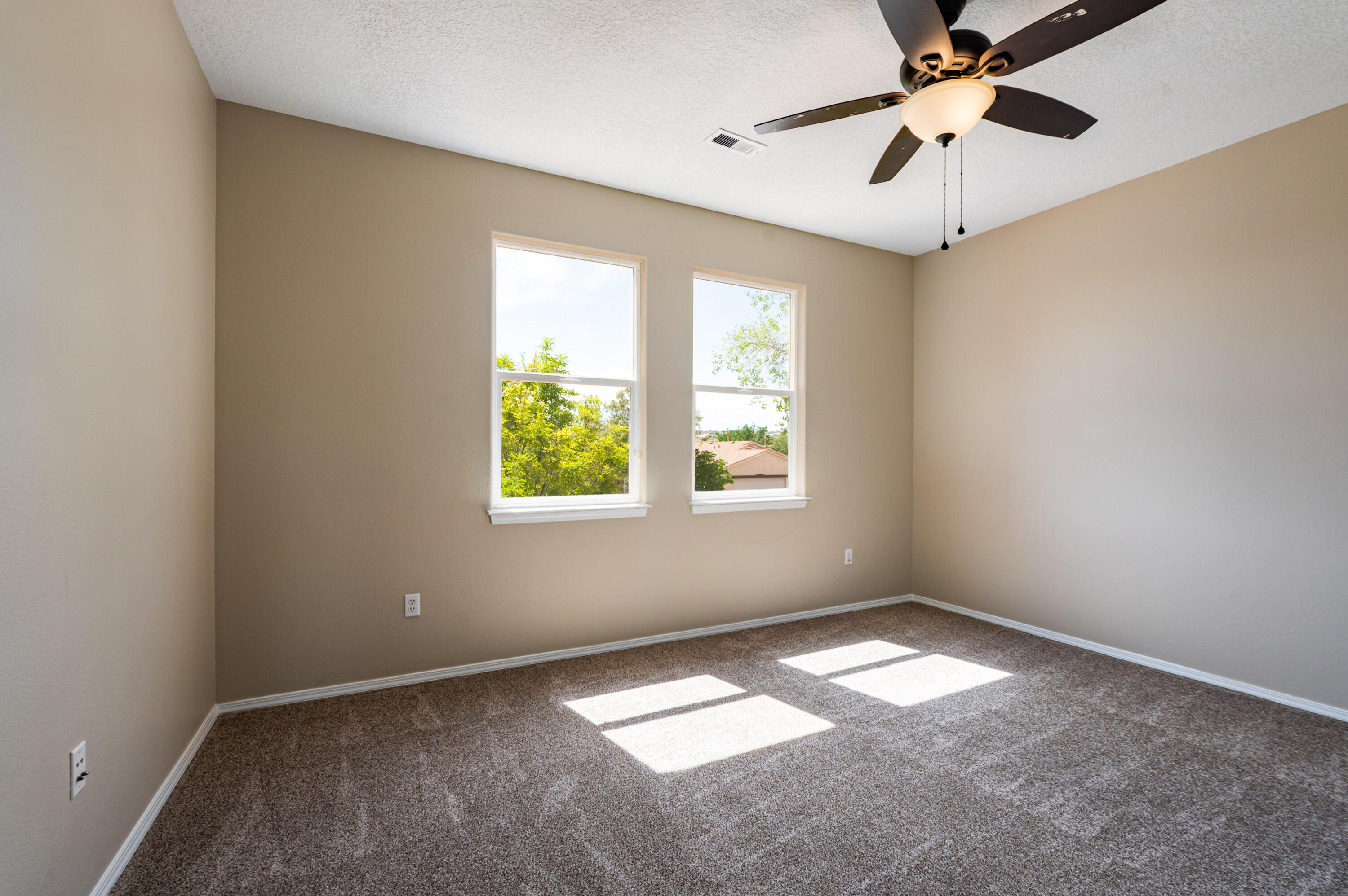 Photo 6 — 1608 Veridian Drive SE