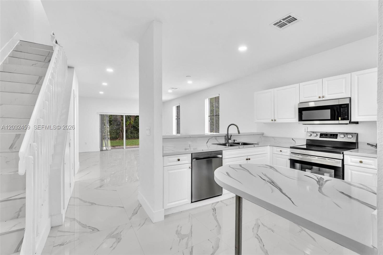 Property photo # 9