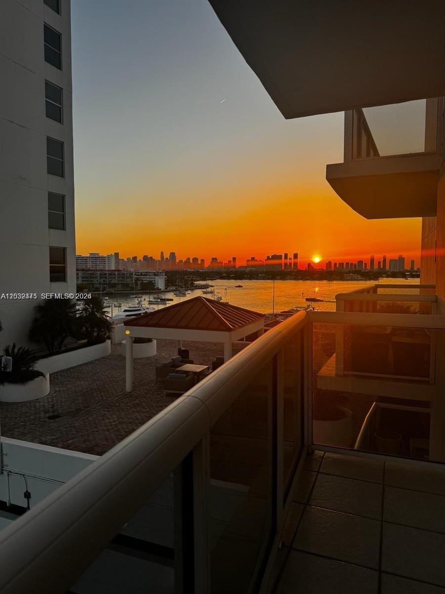 Sunset Harbour North Cond