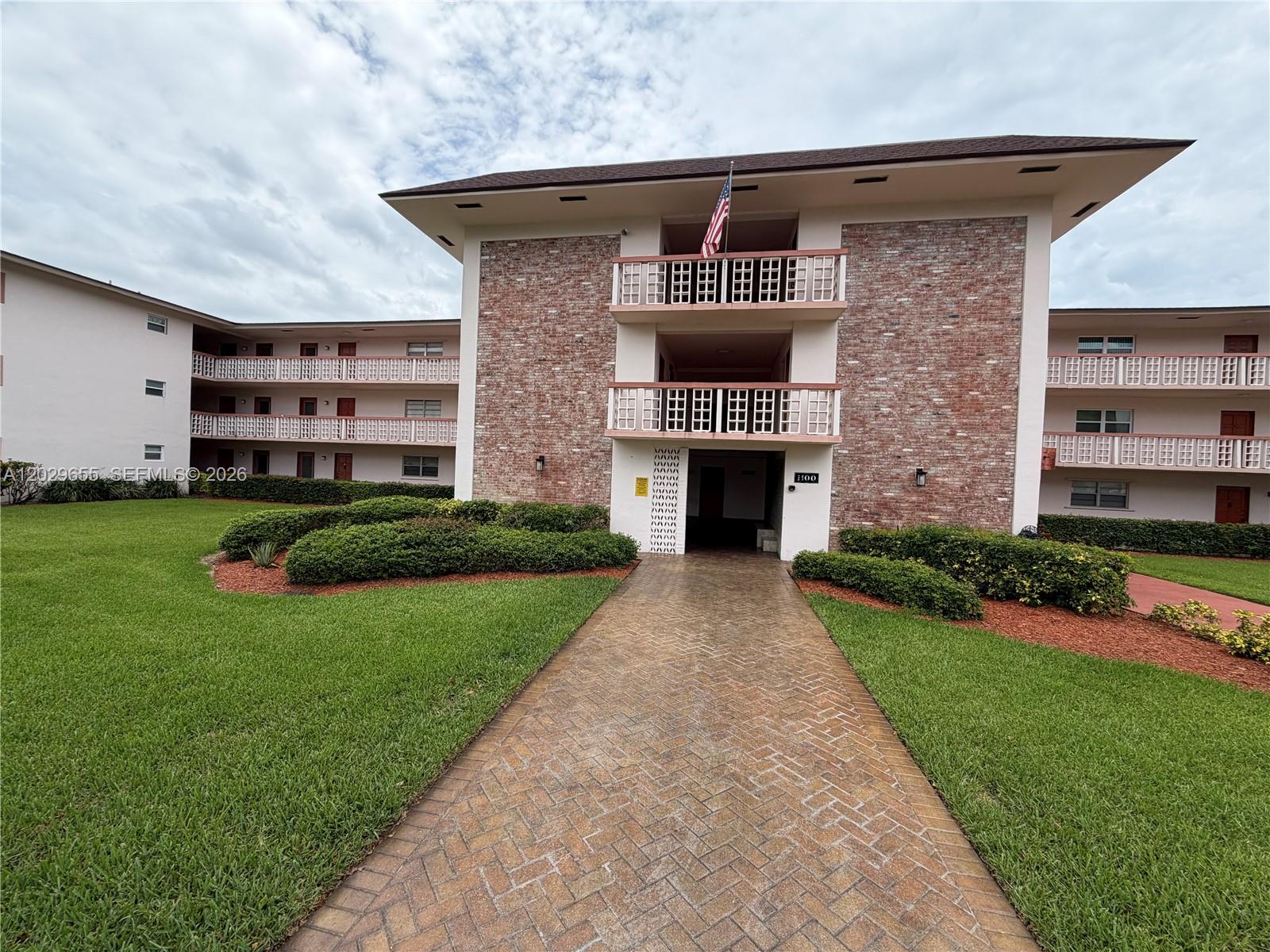 Hillcrest No.5 Condo