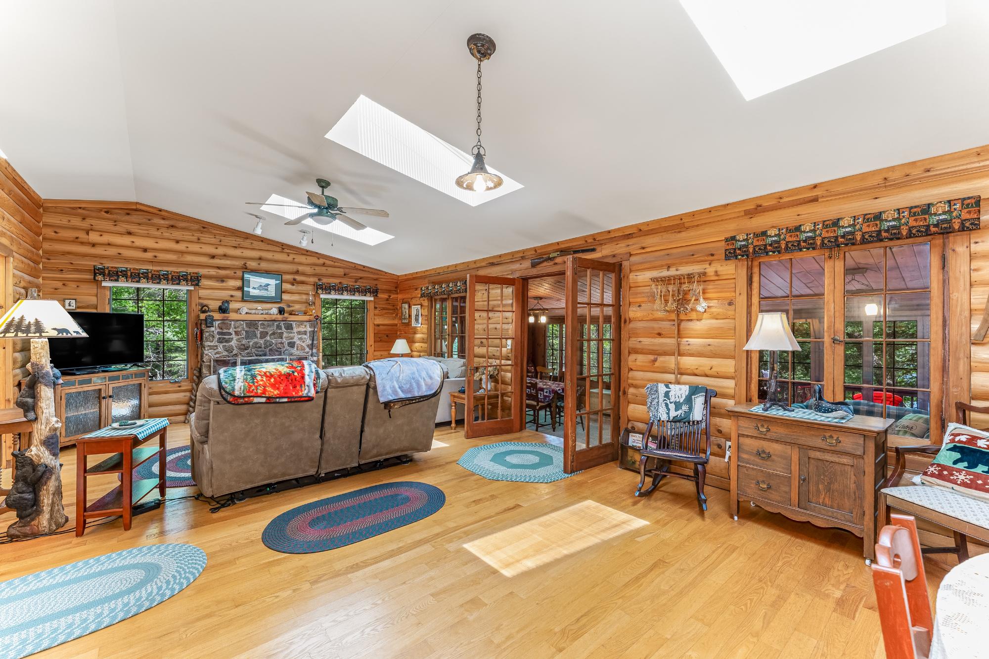 Perch Lake ER Property 1210 Deer Trail Ln Photo 15