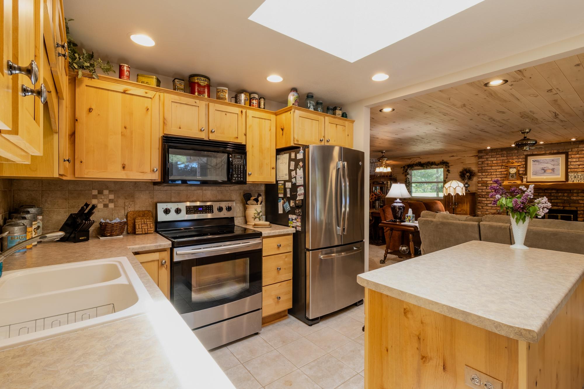 Sumach Lake Property 1551 Propwash Bay Rd Photo 9