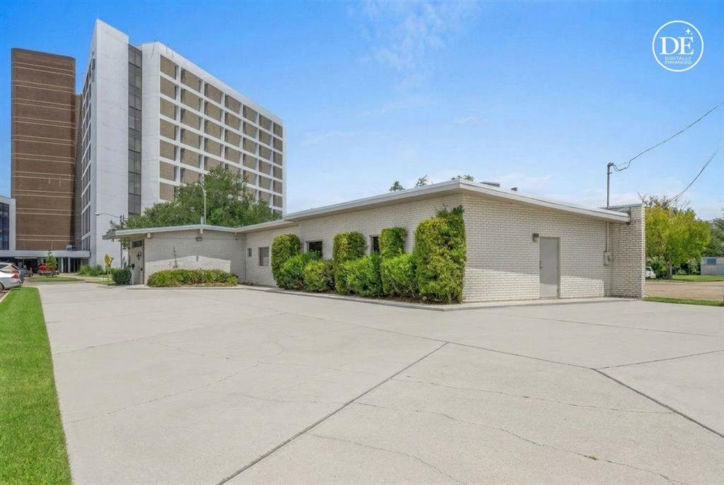 1716 Oak Park Blvd Boulevard — photo 2